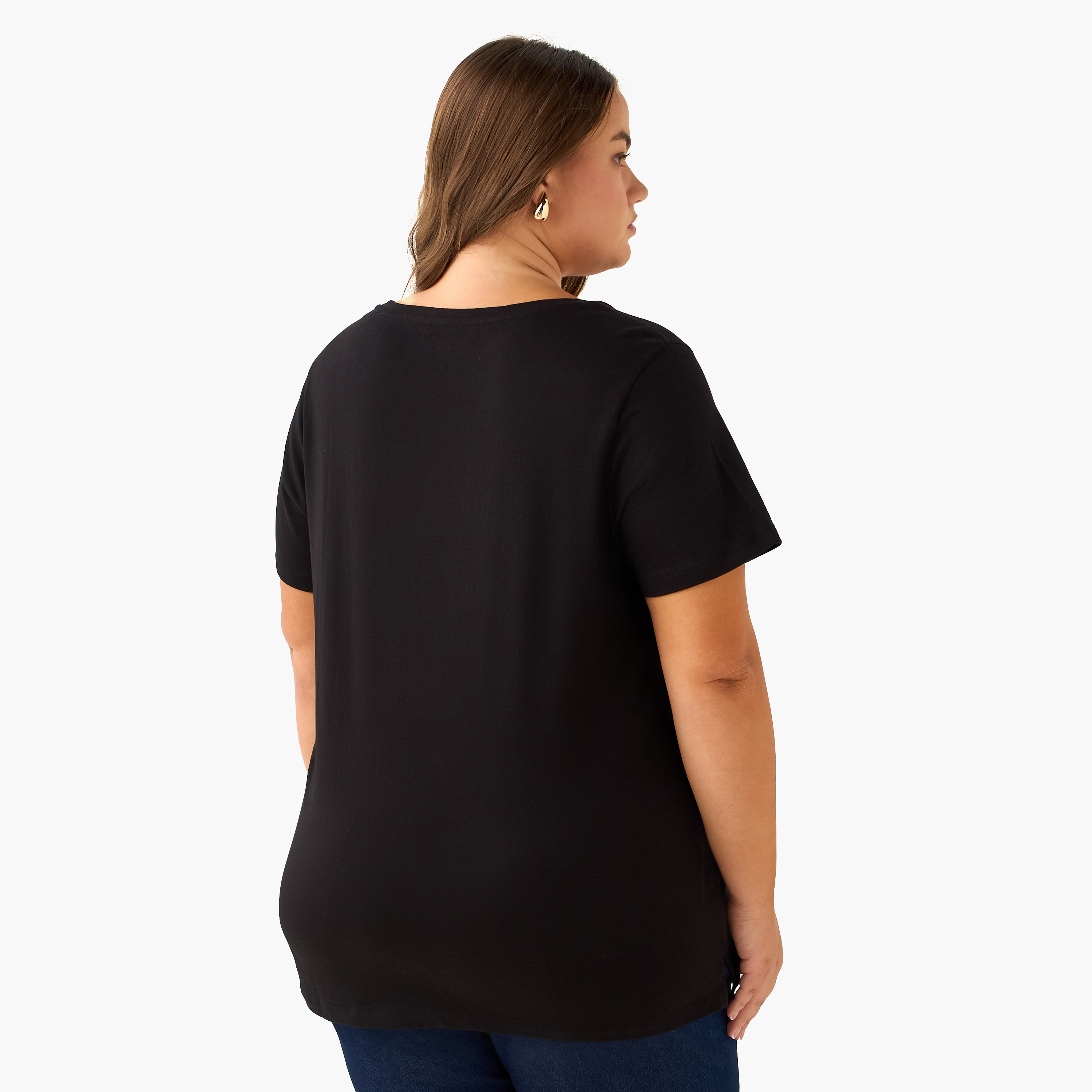 تيشيرت بقصة مريحة وطبعات جرافيك من أولا بوبكين-women-clothing-plussize-tshirts-image-5