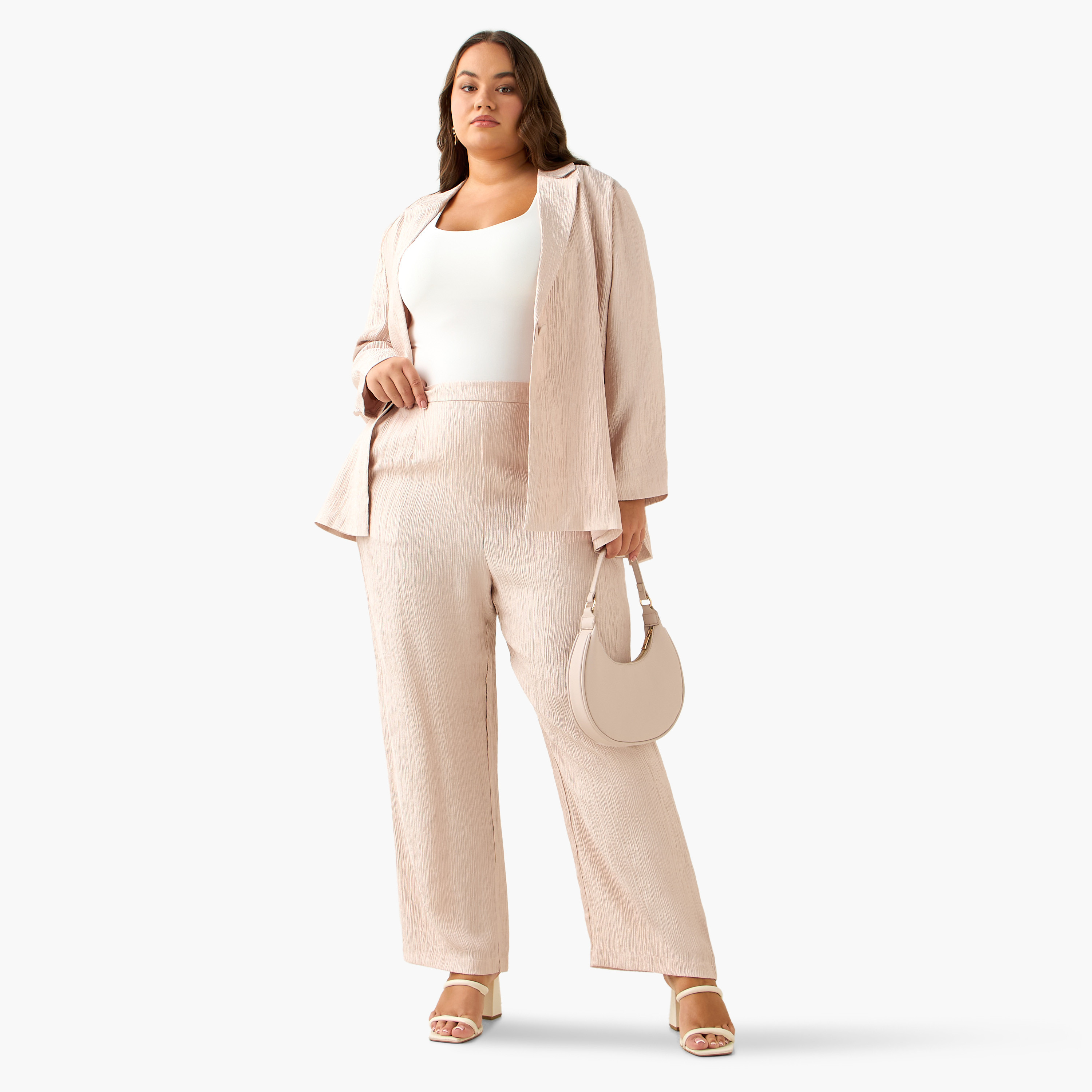 بليزر بقصّة مريحة بارز الملمس للنساء من أولا بوبكن-women-clothing-coatsandjackets-blazers-image-4