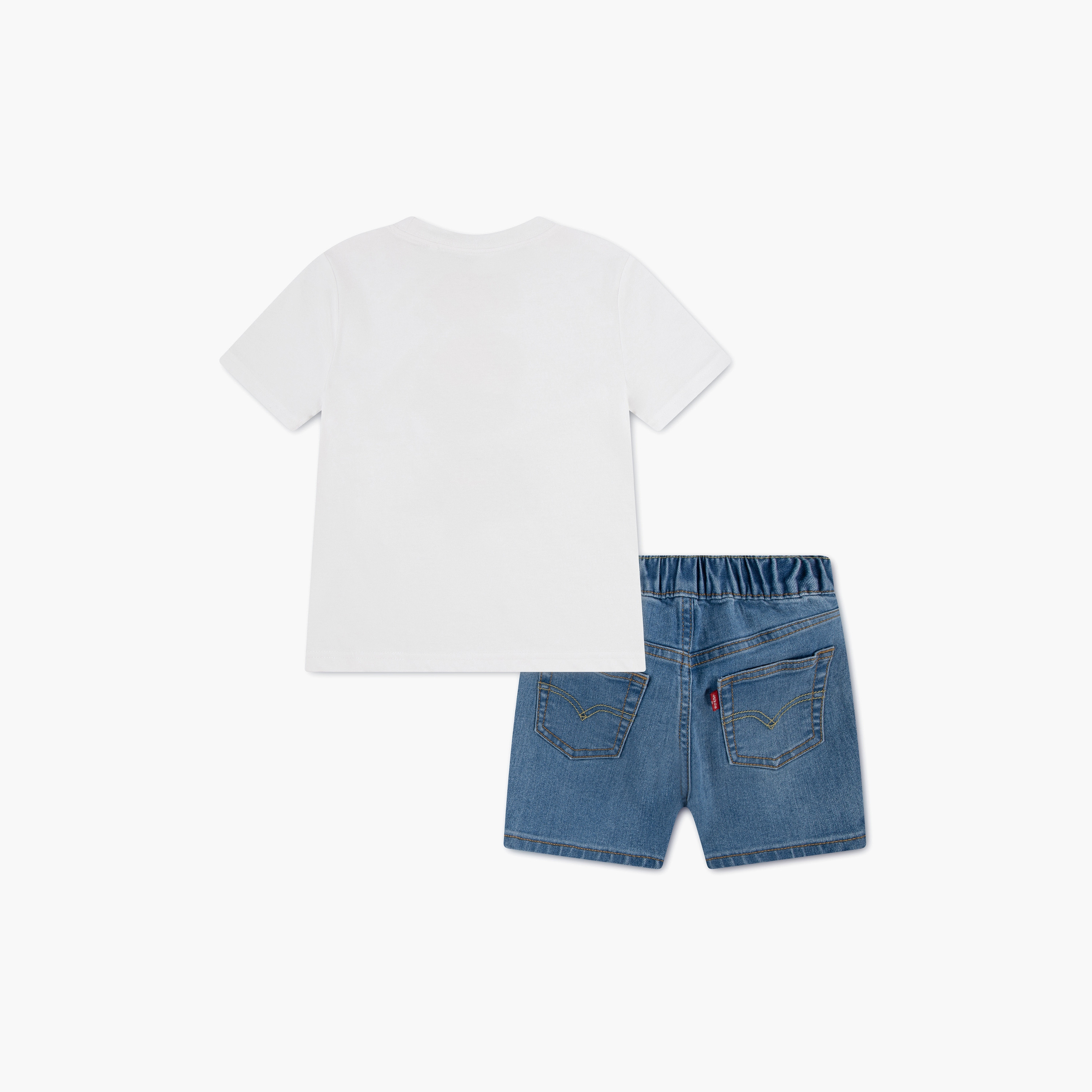طقم تي شيرت بطبعة "سكيتر" وشورت جينز للأولاد من ليفايس-boys-clothing-setsandcoords-image-2