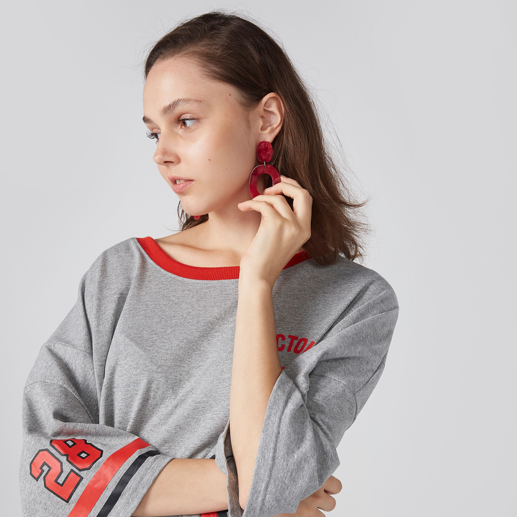 تيشيرت فضفاض بياقة مستديرة وأكمام واسعة وطبعات-women-clothing-tshirts-image-2
