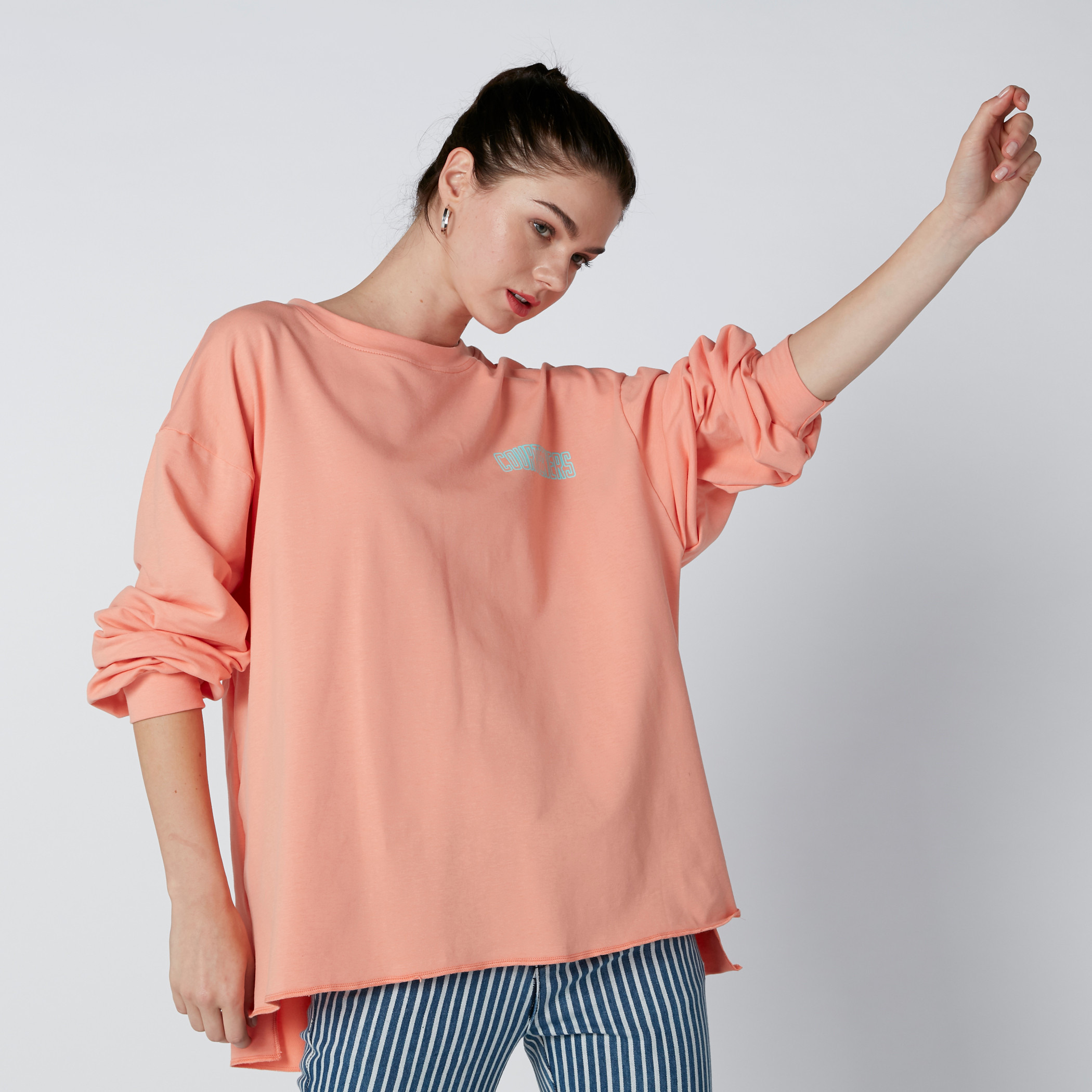 توب سويت واسع بطبعات وياقة مستديرة وأكمام طويلة-women-winterwear-hoodiesandsweatshirts-sweatshirts-image-1