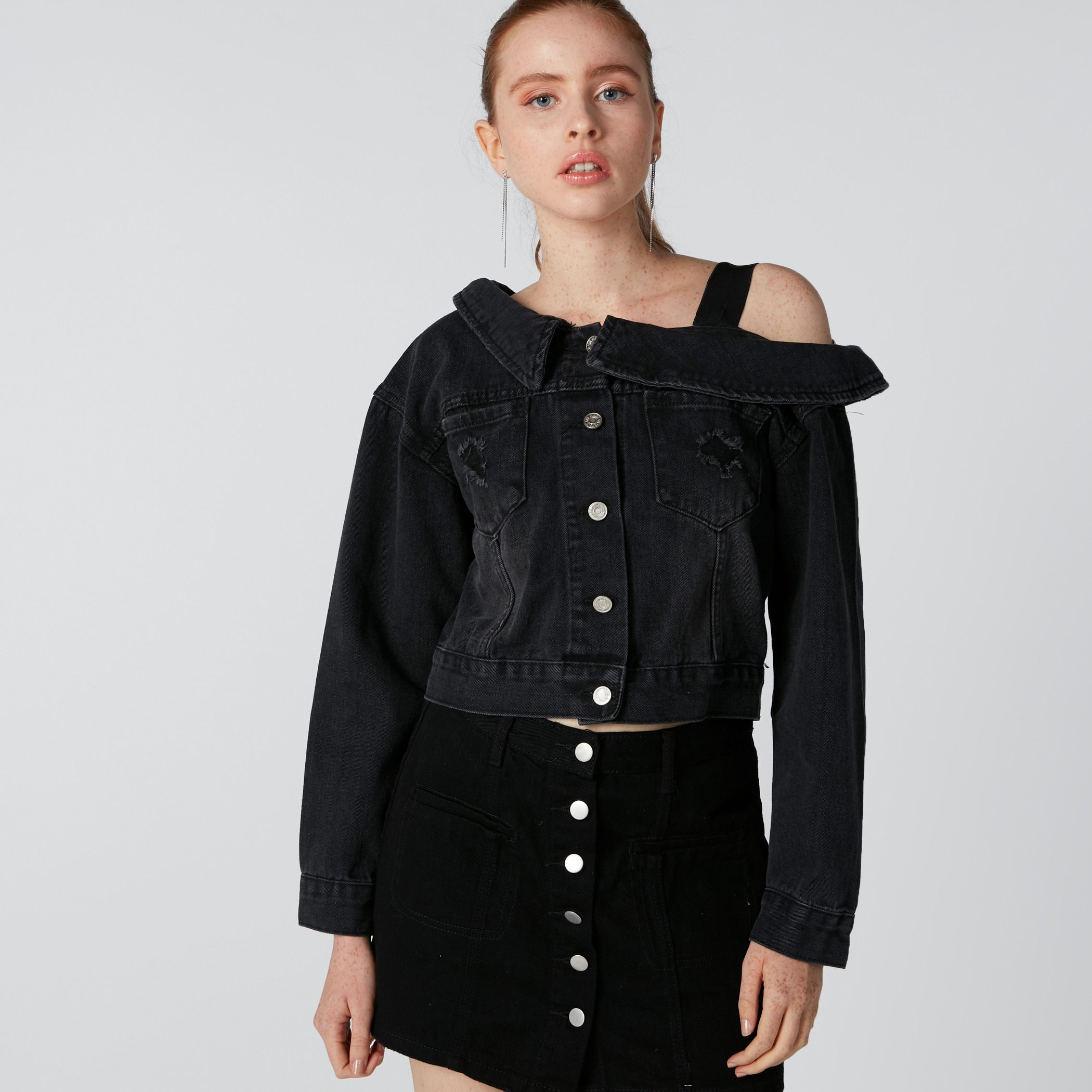 جاكيت دينم بأكمام طويلة وزر إغلاق وكتف مكشوف-women-winterwear-coatsandjackets-jackets-image-3
