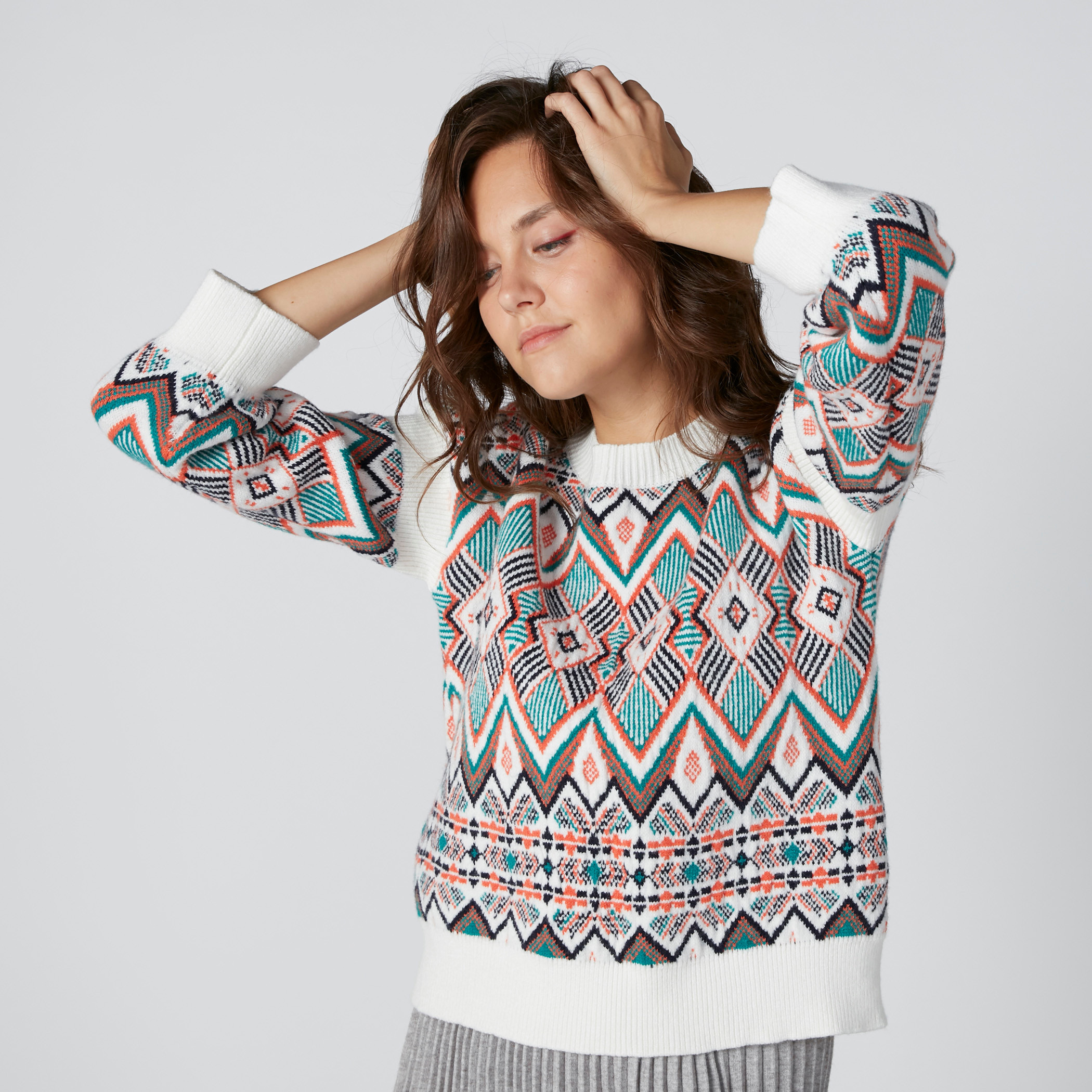 Printed Sweater with Round Neck and Long Sleeves