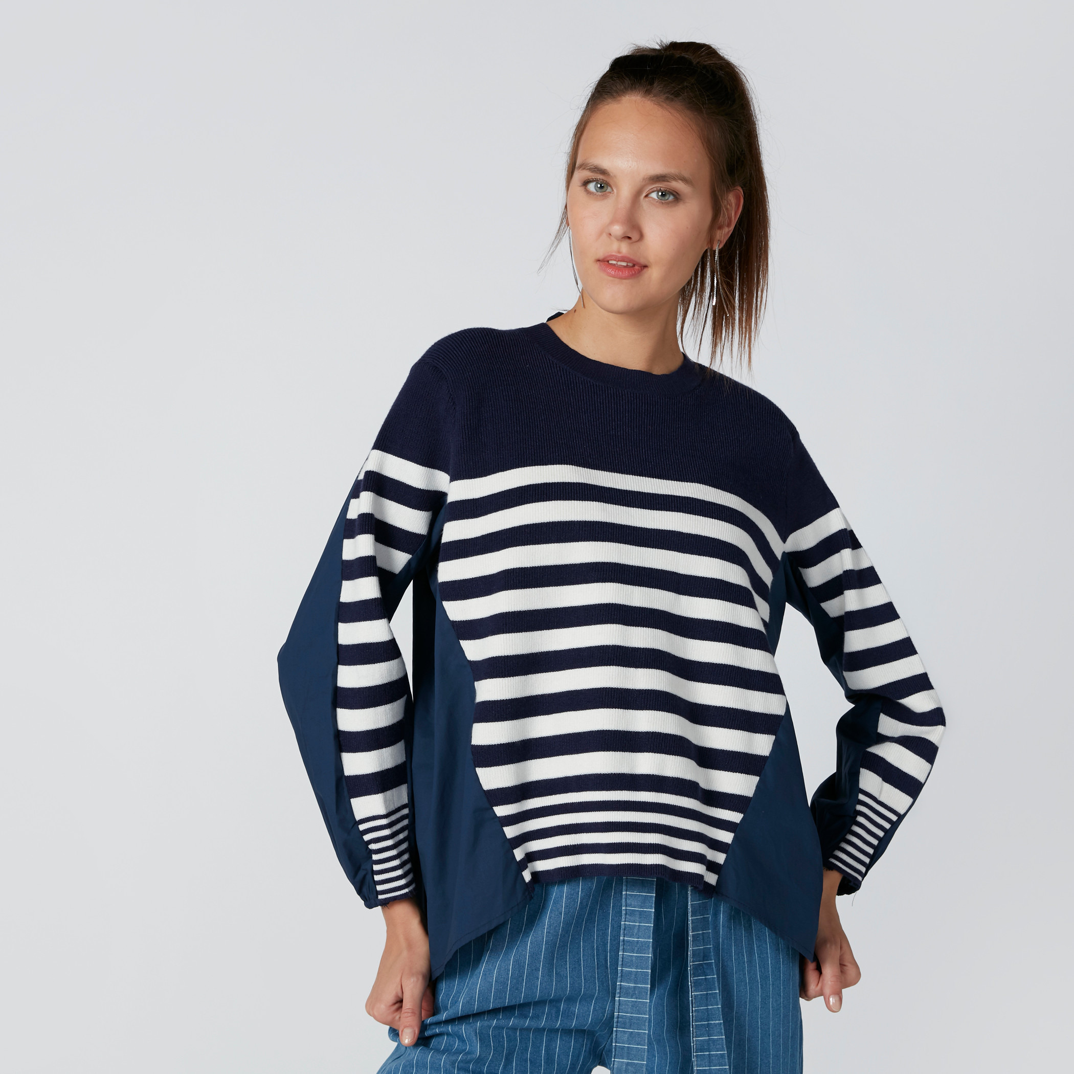 Striped Sweatshirt with Long Sleeves and Round Neck-women-clothing-hoodiesandsweatshirts-sweatshirts-image-1