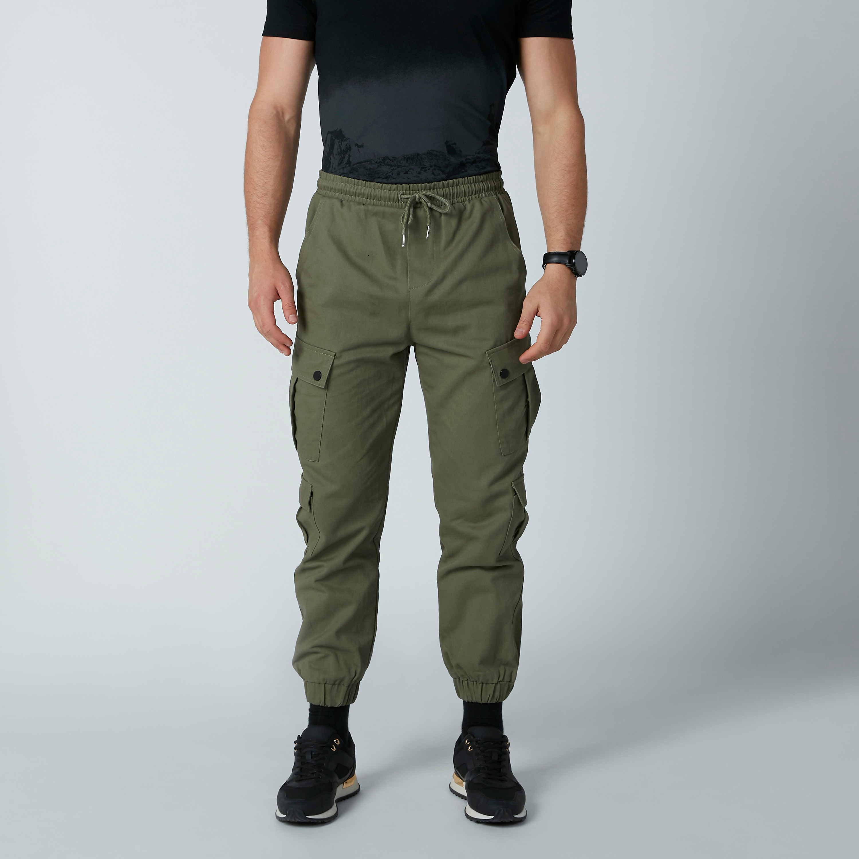 Cargo pants discount with cuffed hems