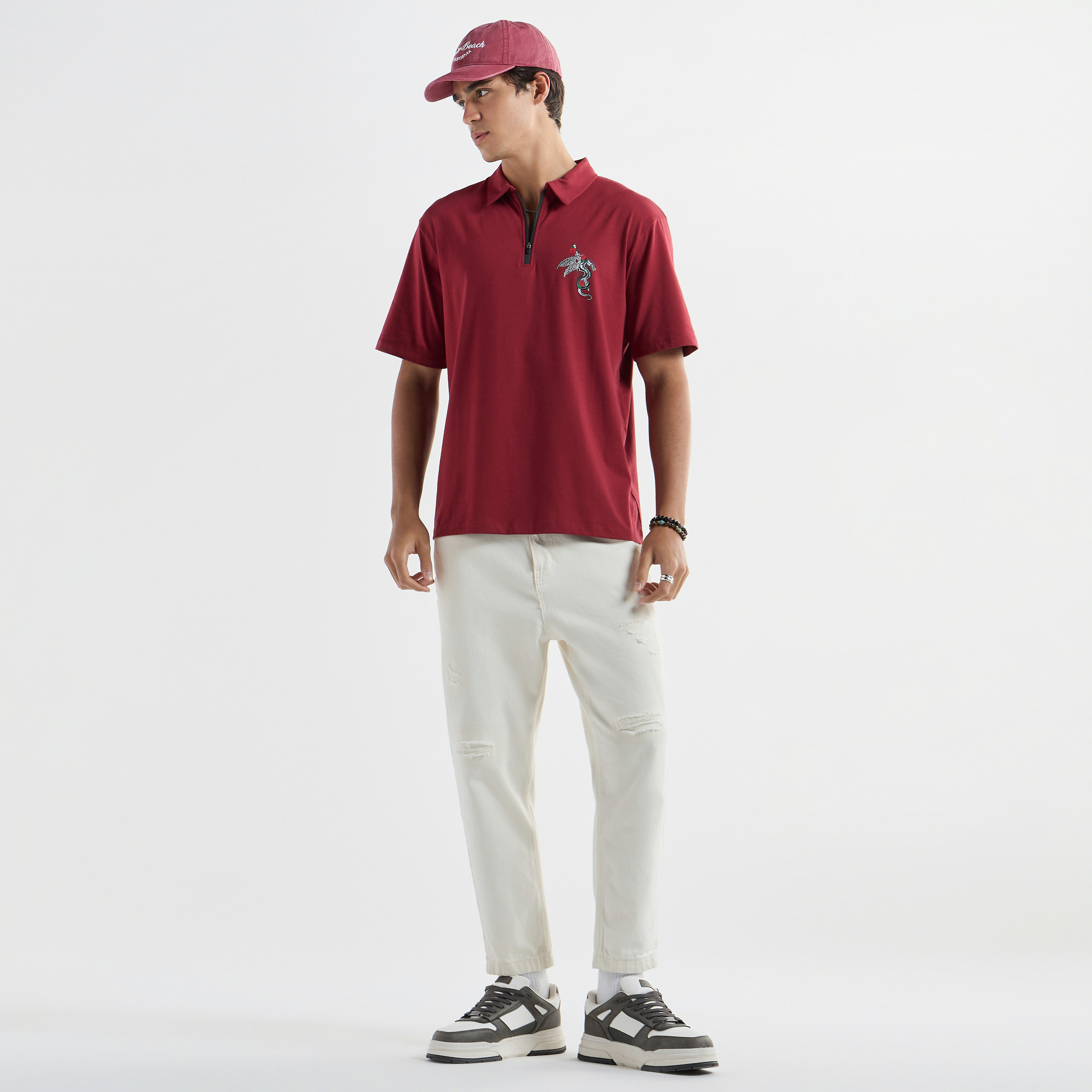 تيشيرت بولو بأكمام قصيرة وسحّاب إغلاق وطبعات تايبوجرافيك-men-clothing-tshirtsandpolos-polos-image-9