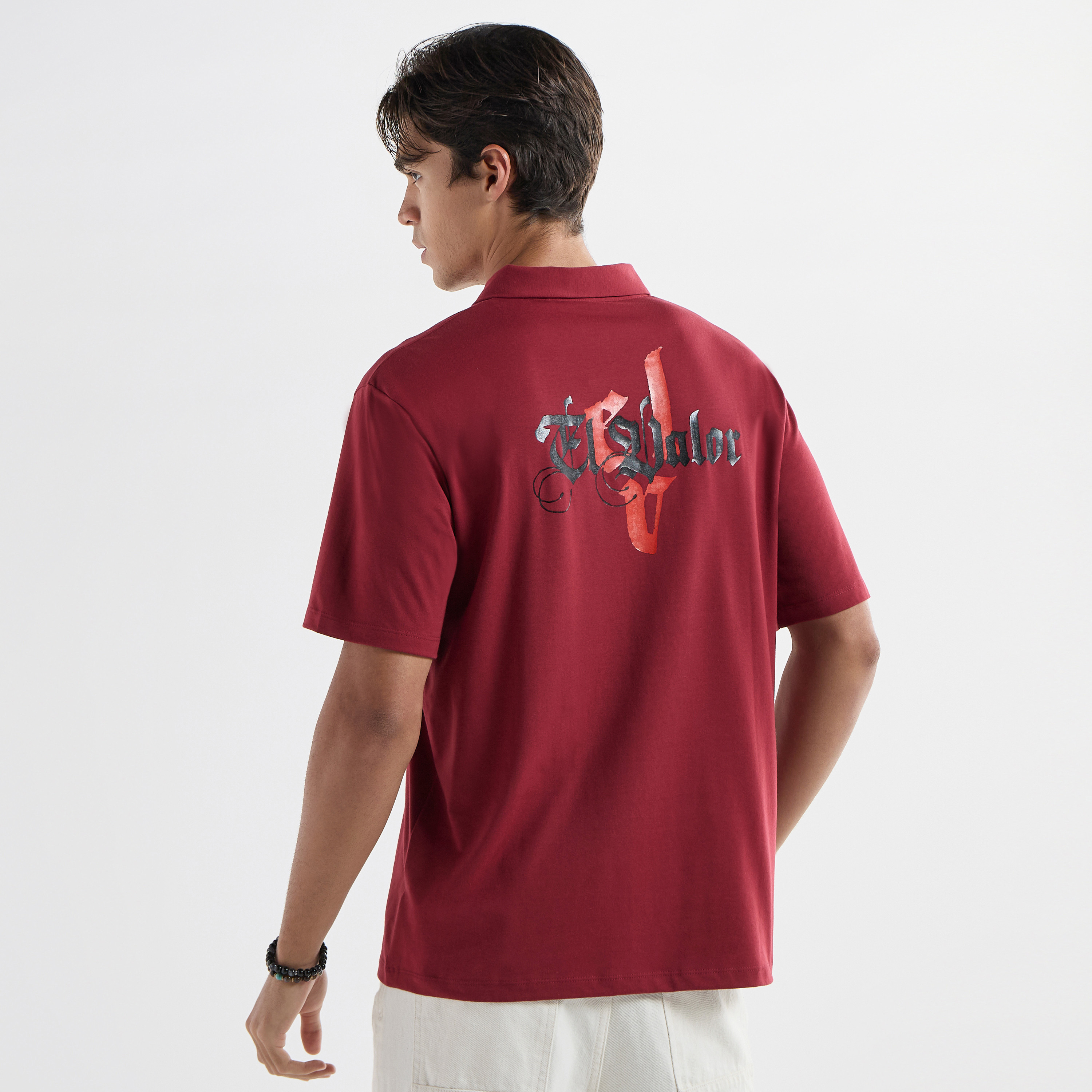 تيشيرت بولو بأكمام قصيرة وسحّاب إغلاق وطبعات تايبوجرافيك-men-clothing-tshirtsandpolos-polos-image-8