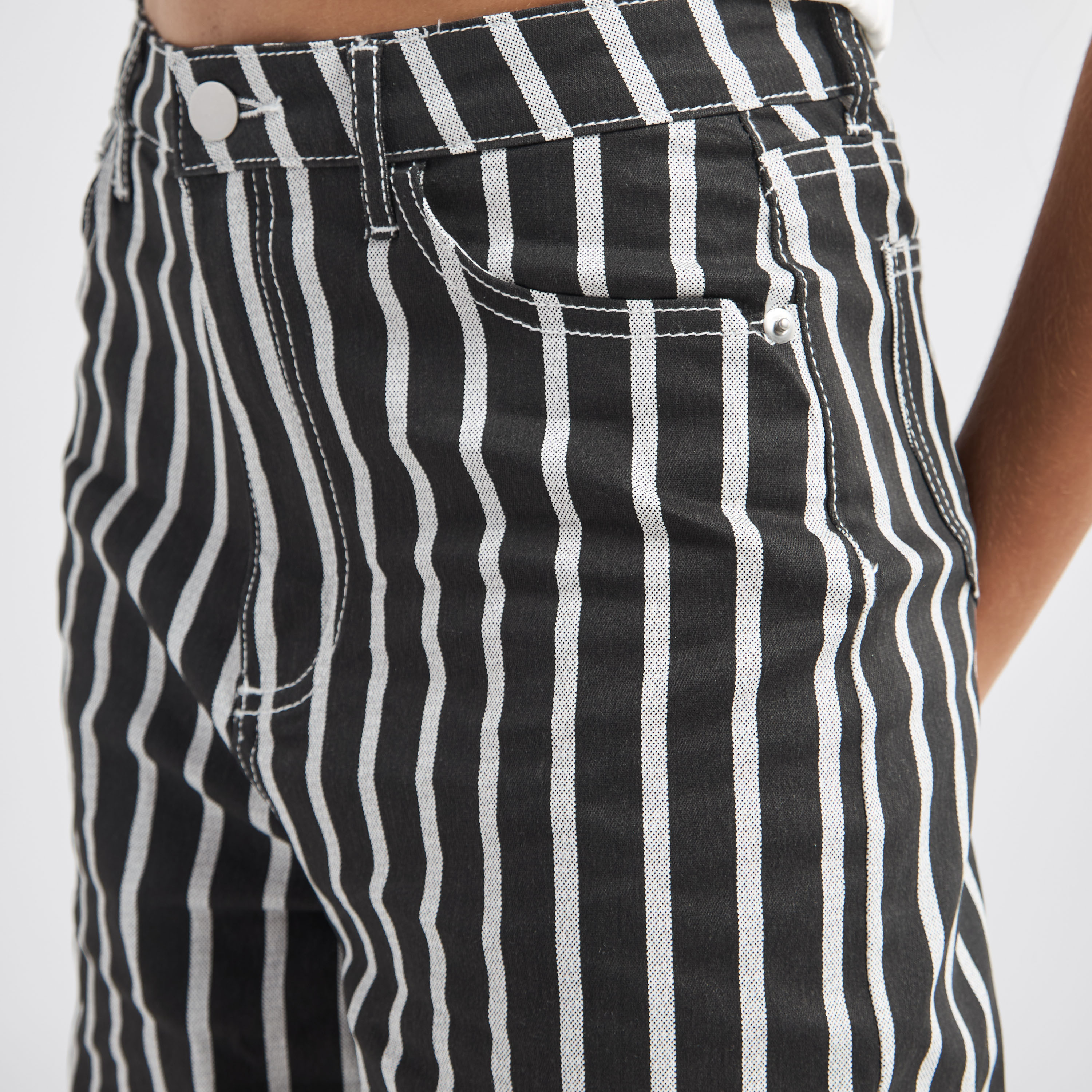 24ss soph「HIGH GAUGE WAVE STRIPE SLACKS」 24ss soph「HIGH GAUGE WAVE STRIPE SLACKS」