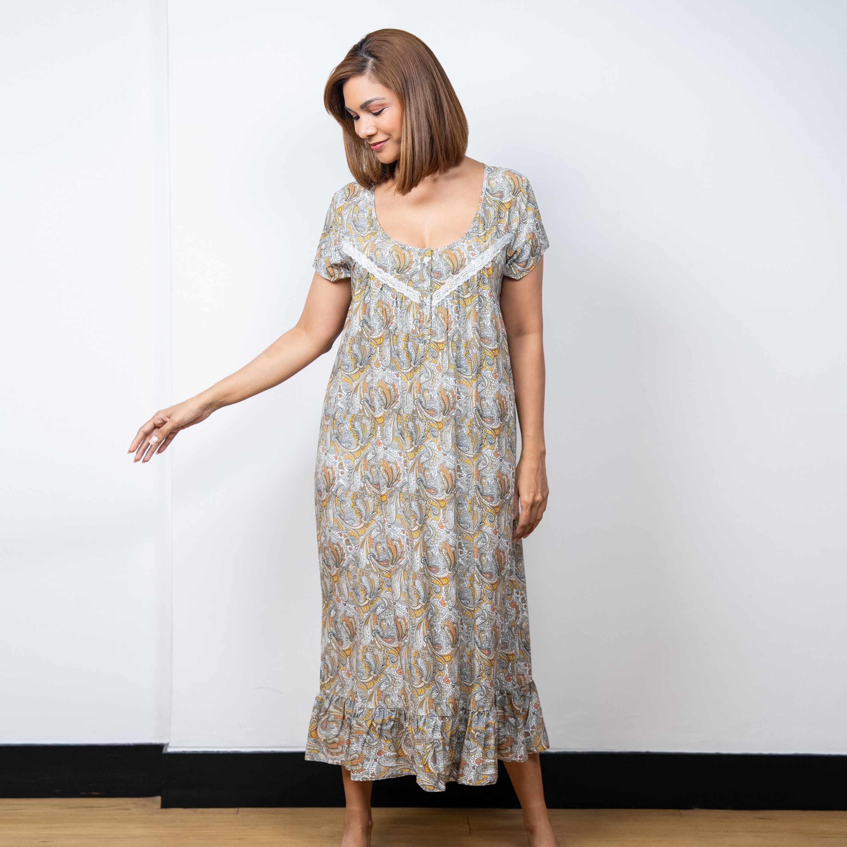 Buy Women s Aadaraya Printed Night Gown with Short Sleeves Online Centrepoint Kuwait