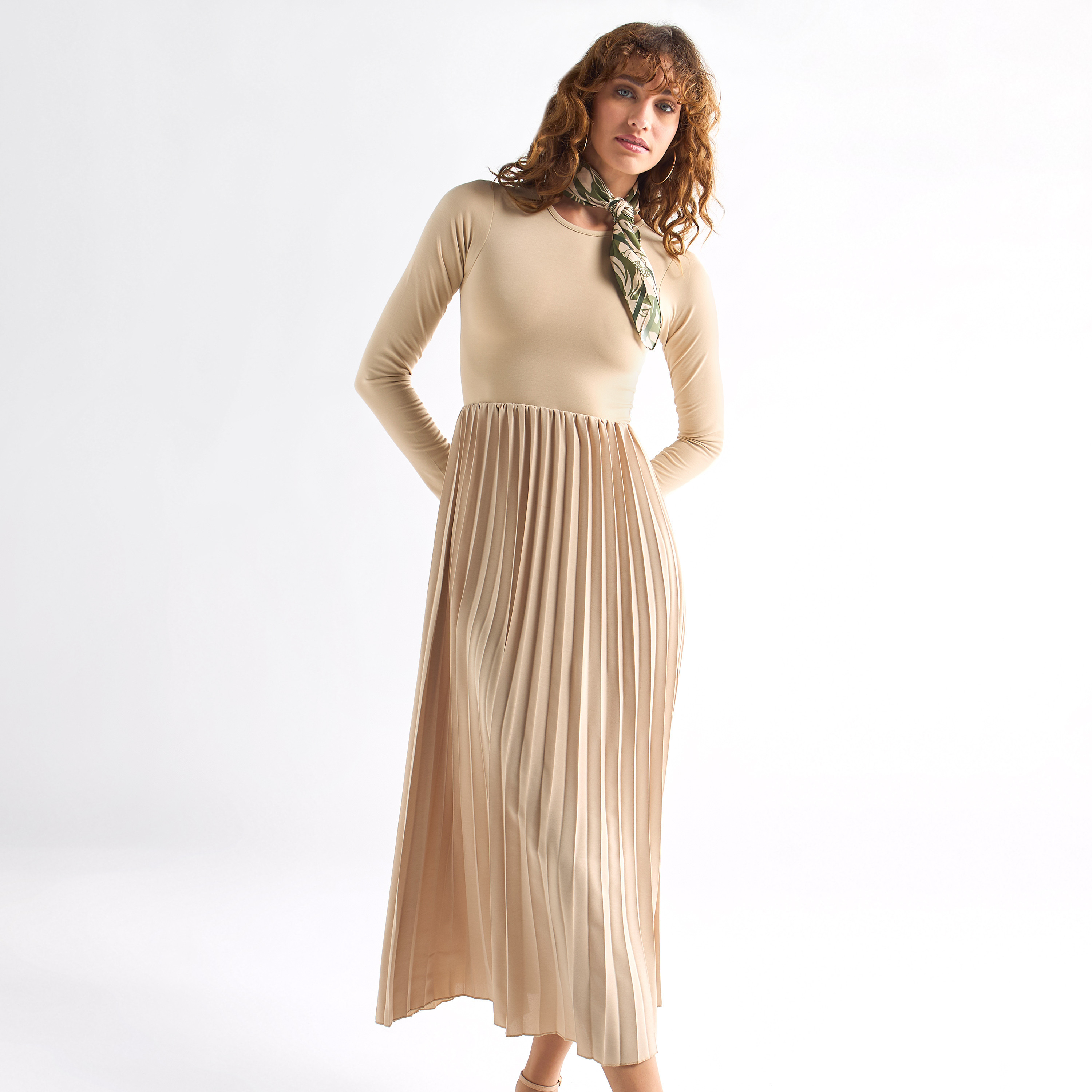 theredthread S oval pleats dress ワンピース THEREDTHREAD / ザレッドスレッド】S oval pleats dress