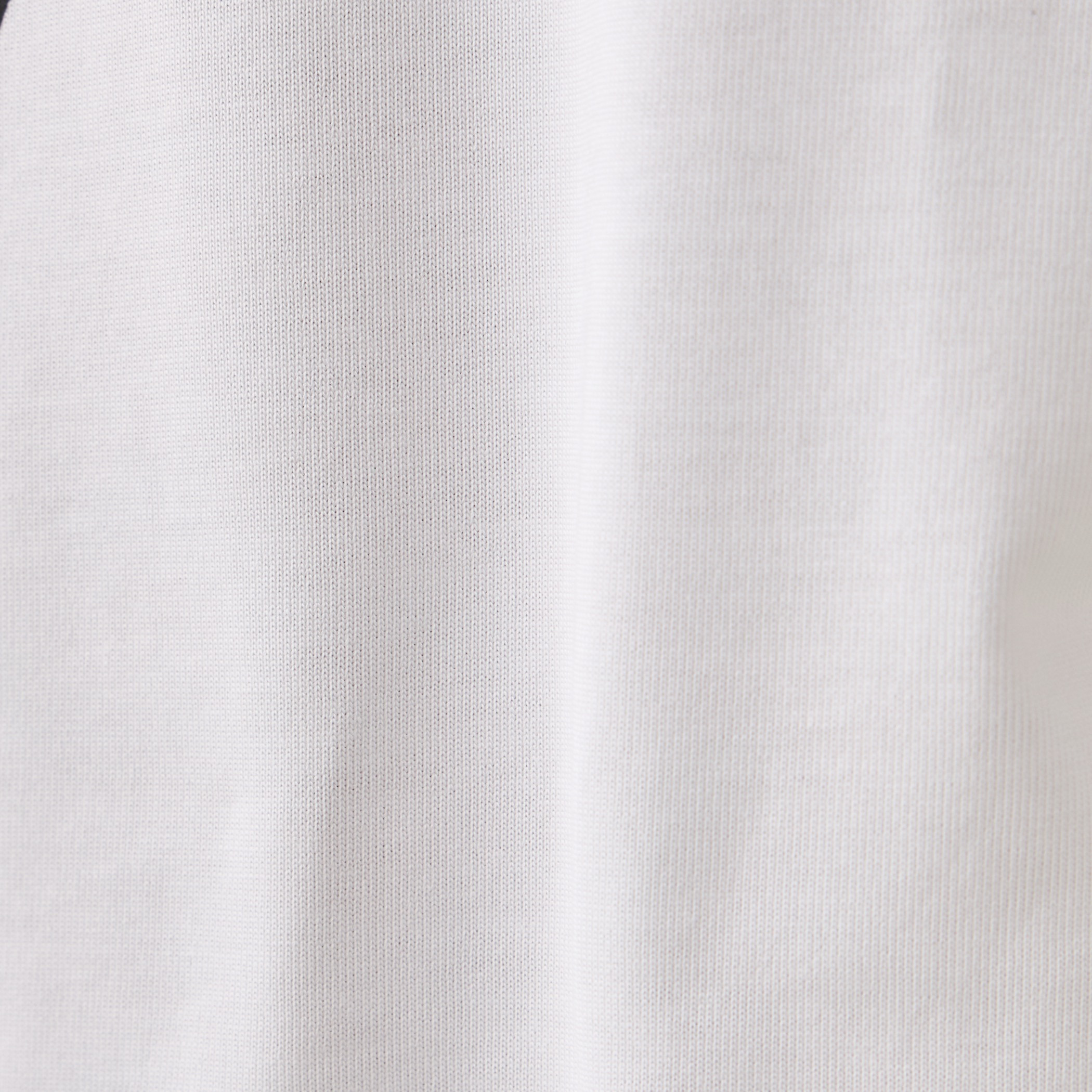 تيشيرت بياقة ضيقة وطبعات-men-clothing-tshirtsandpolos-tshirts-image-5