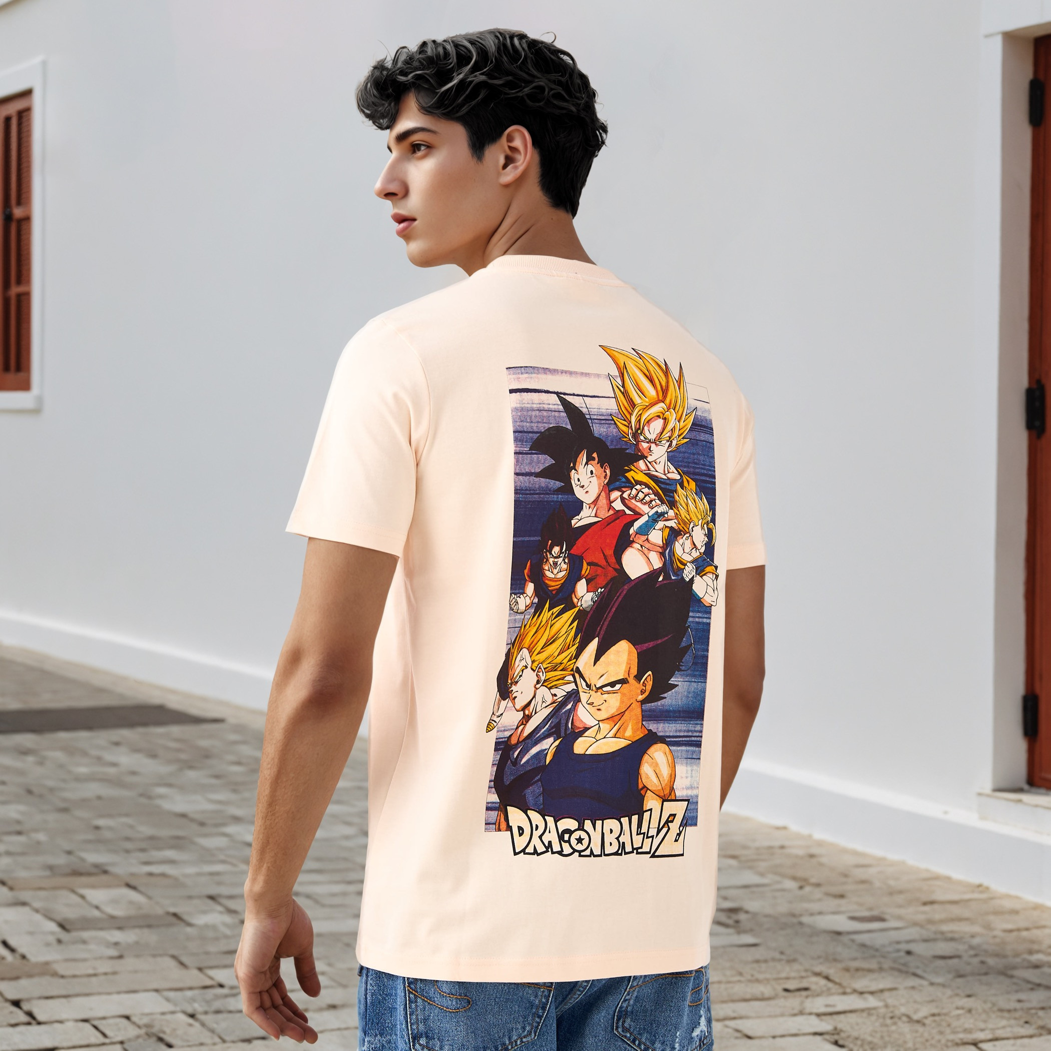 تيشيرت بياقة ضيقة وطبعات-men-clothing-tshirtsandpolos-tshirts-image-1