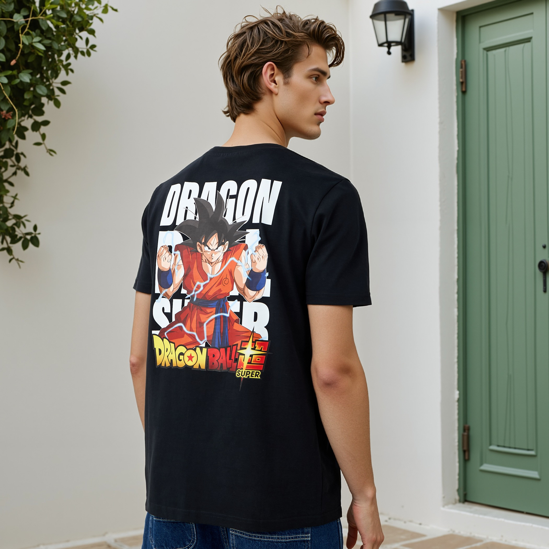 تيشيرت بياقة ضيقة وطبعات-men-clothing-tshirtsandpolos-tshirts-image-1
