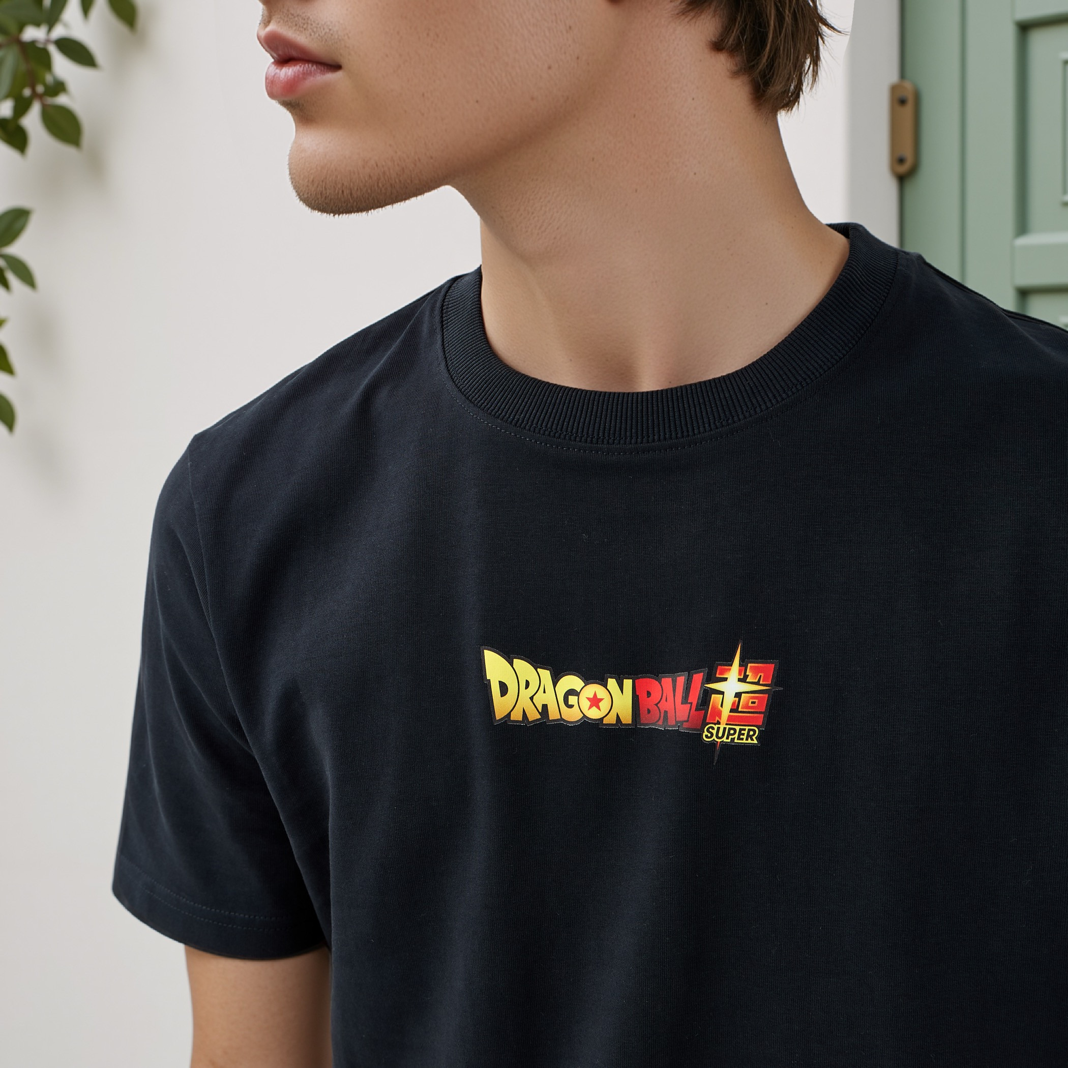 تيشيرت بياقة ضيقة وطبعات-men-clothing-tshirtsandpolos-tshirts-image-4