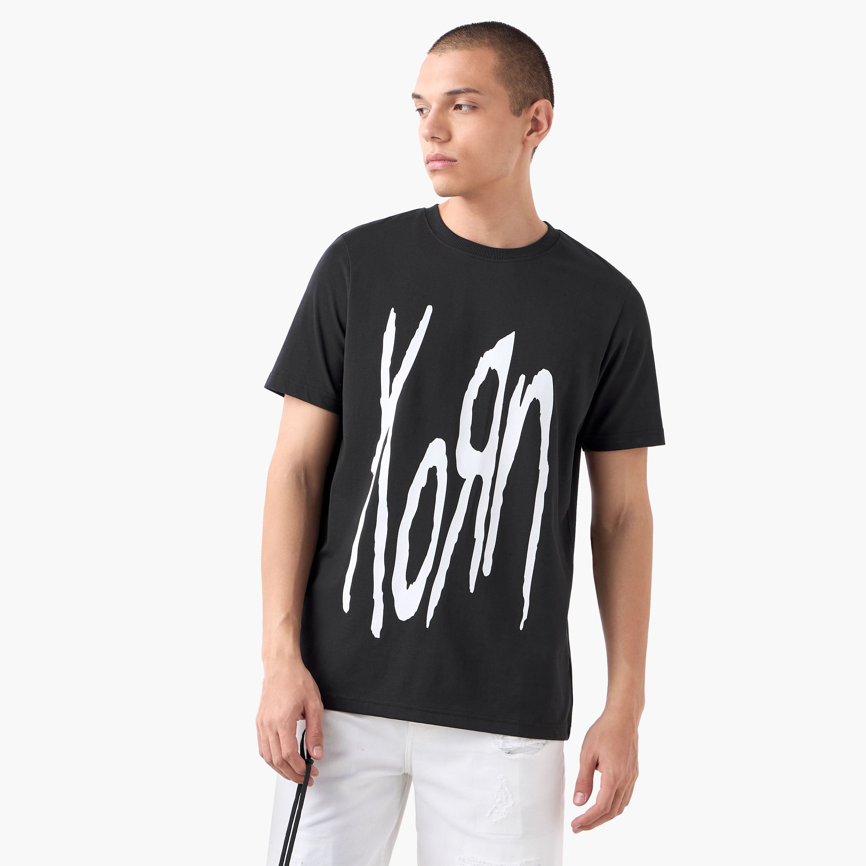 تيشيرت بياقة ضيقة وطبعات كورن-men-clothing-tshirtsandpolos-tshirts-image-1