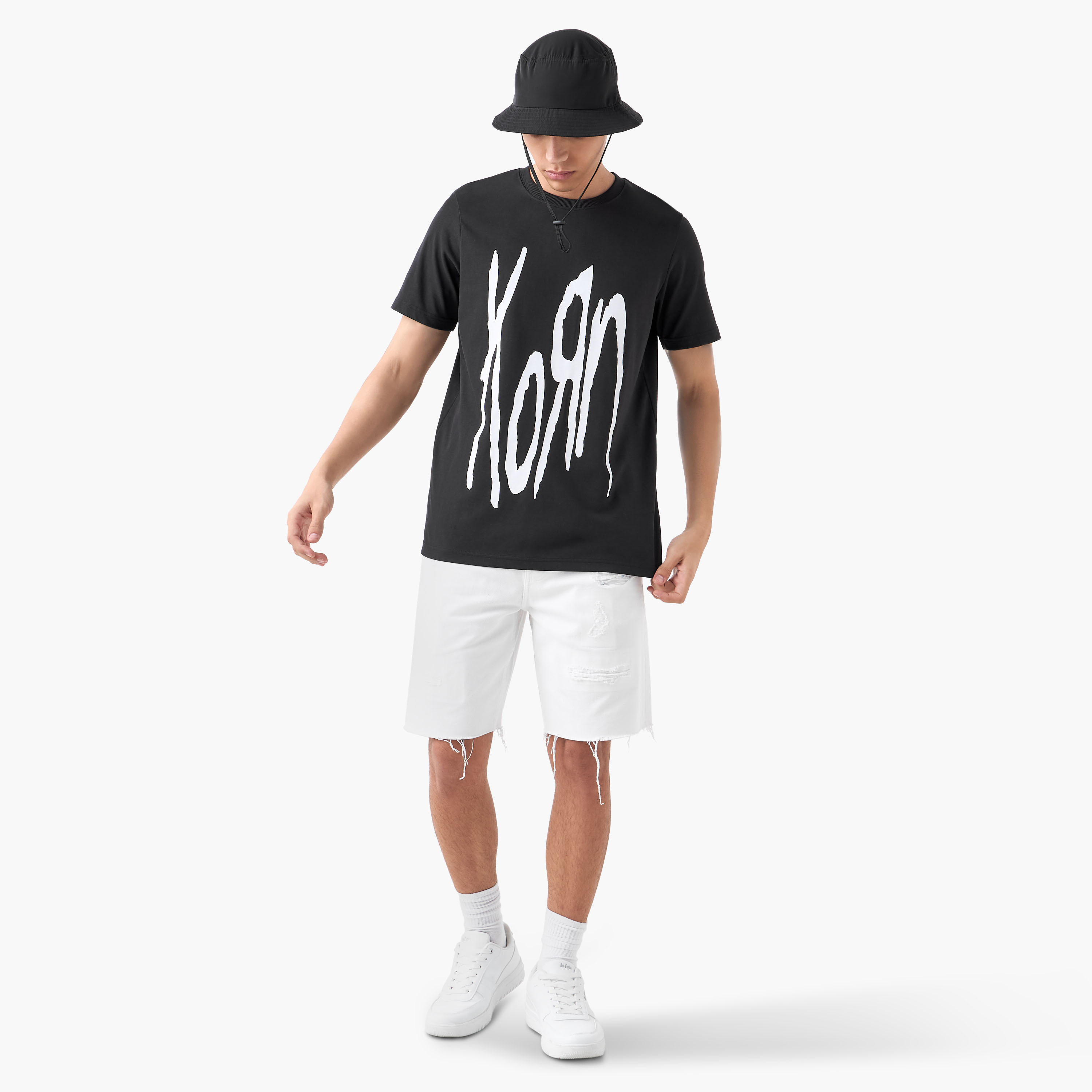 تيشيرت بياقة ضيقة وطبعات كورن-men-clothing-tshirtsandpolos-tshirts-image-2