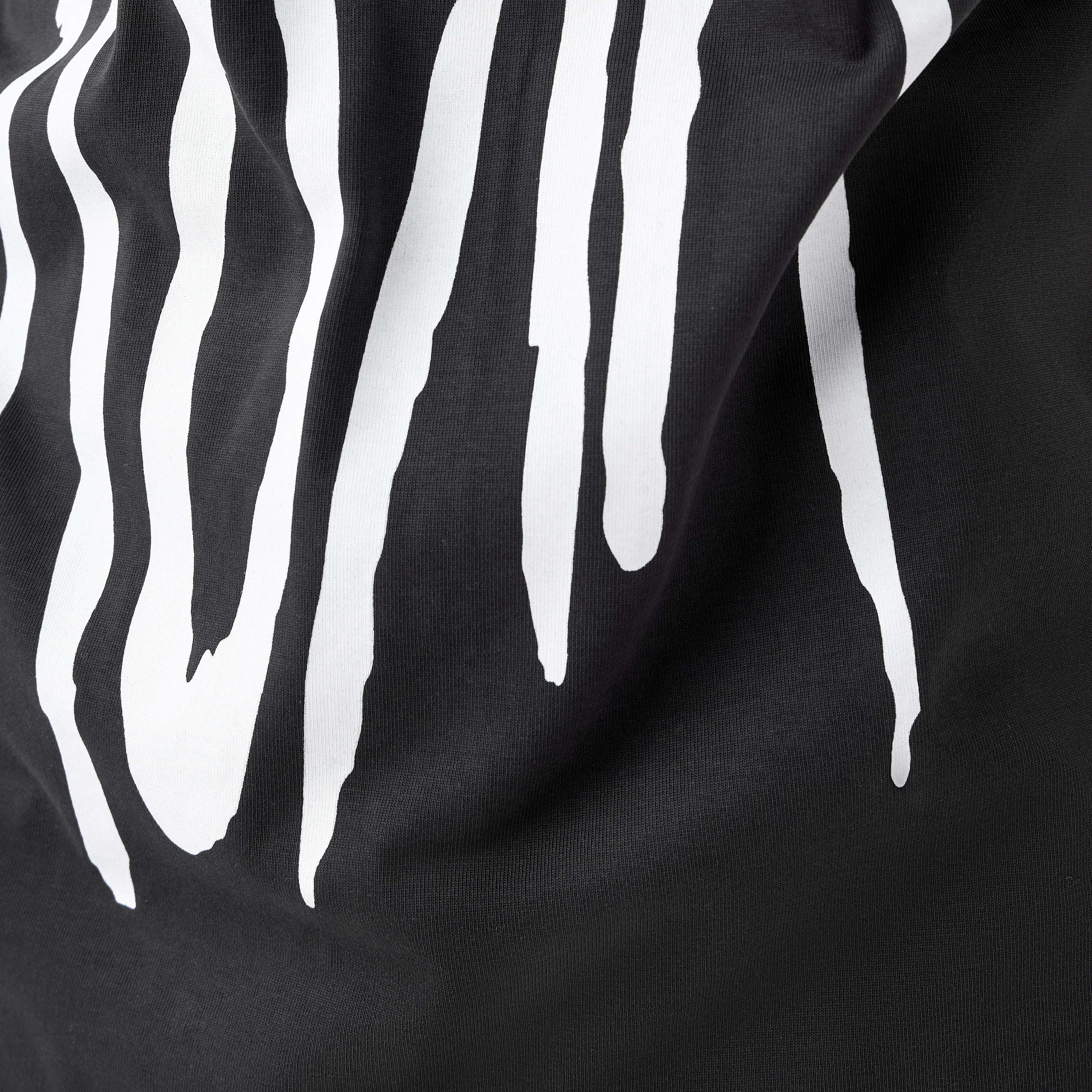 تيشيرت بياقة ضيقة وطبعات كورن-men-clothing-tshirtsandpolos-tshirts-image-5