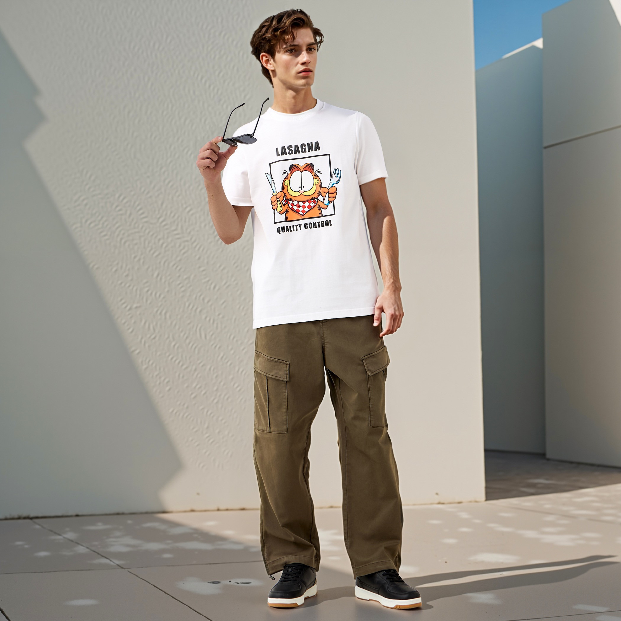 Garfield Print T-shirt with Crew Neck and Short Sleeves-men-clothing-tshirtsandpolos-tshirts-image-2
