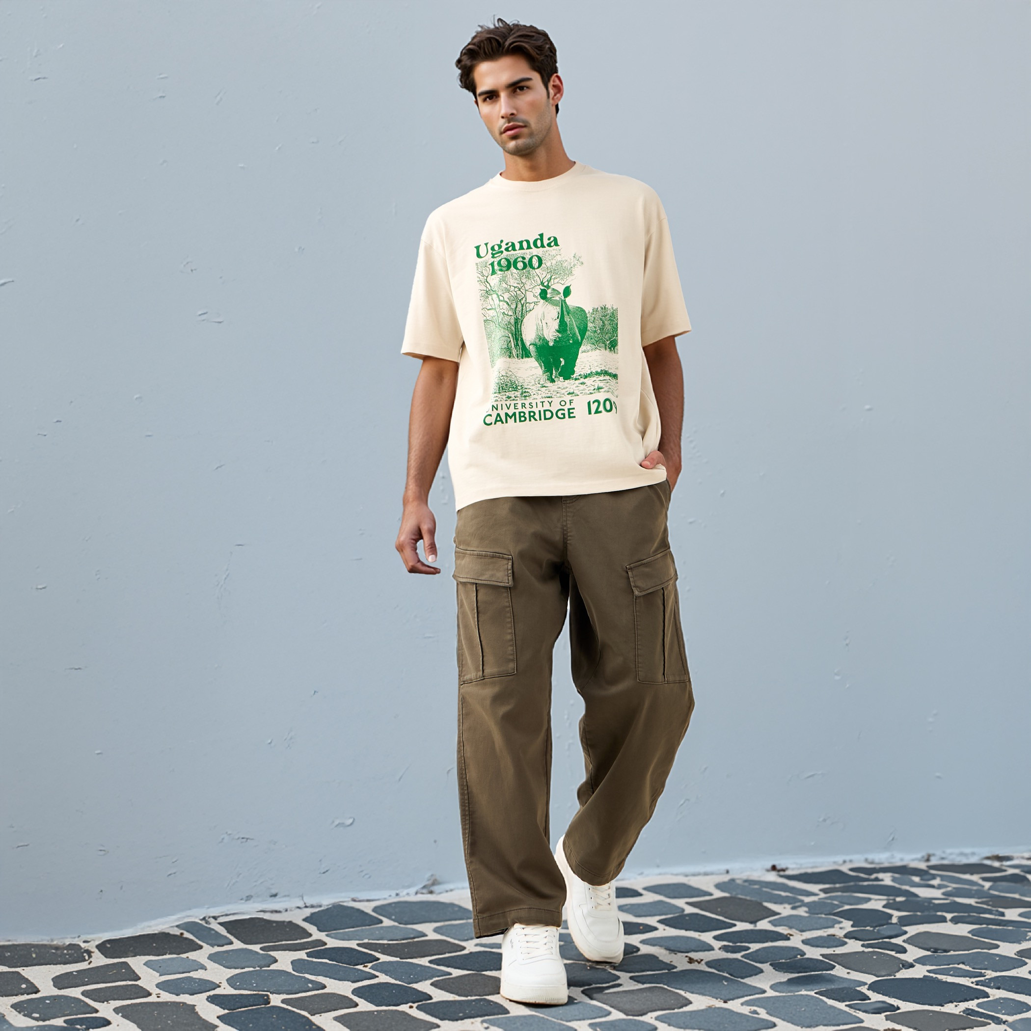 تيشيرت رجالي من جامعة كامبريدج برقبة دائرية وأكمام قصيرة-men-clothing-tshirtsandpolos-tshirts-image-2
