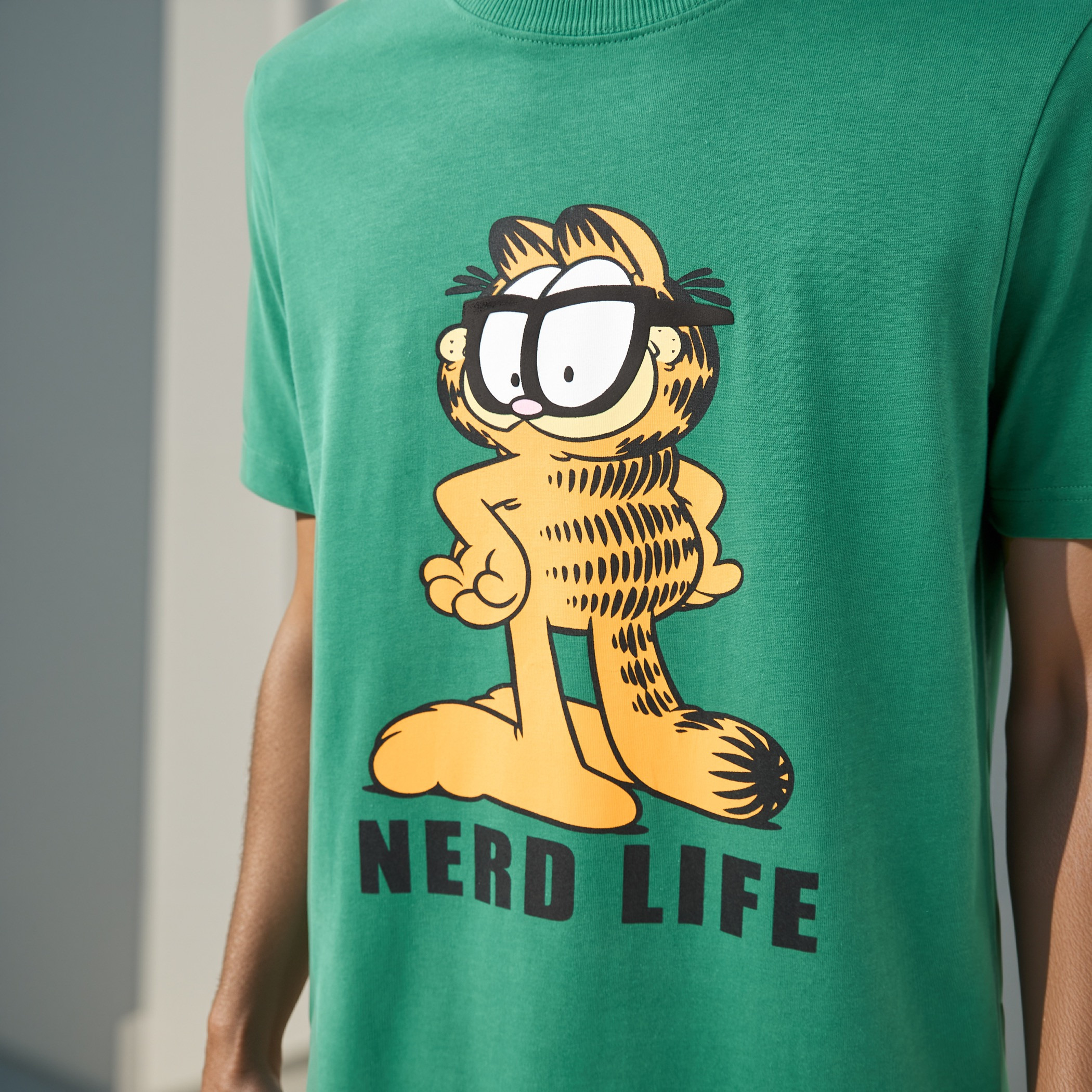 Garfield Print Crew Neck T-shirt-men-clothing-tshirtsandpolos-tshirts-image-4