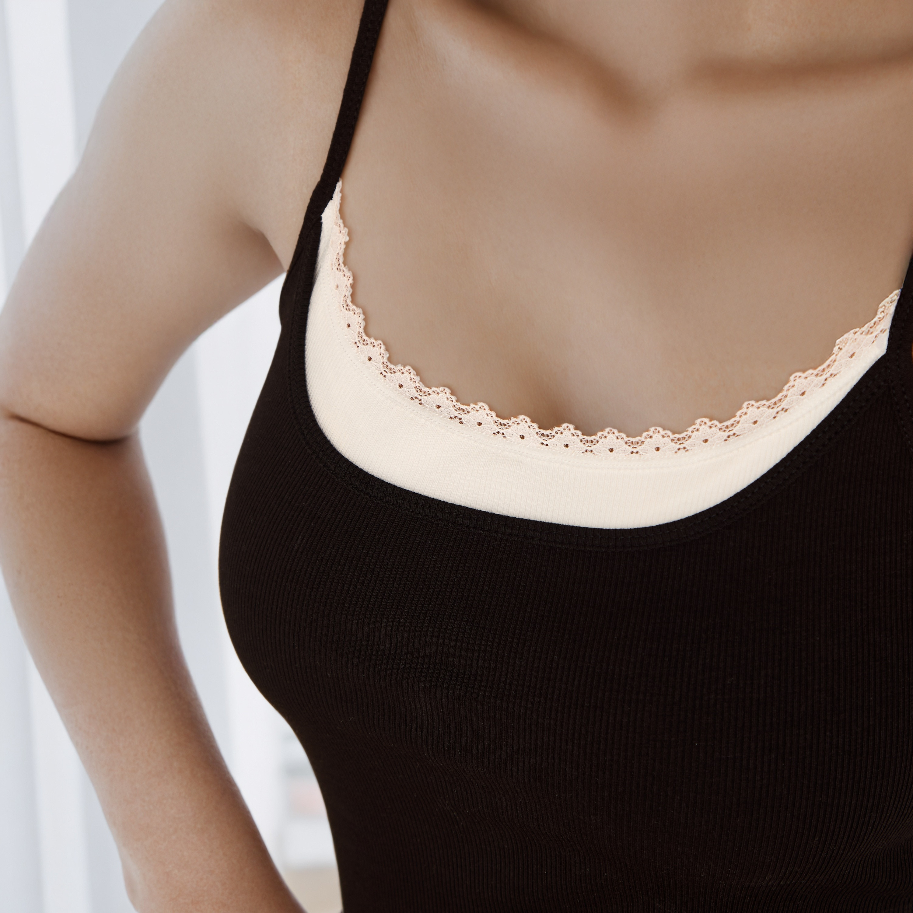 قميص داخلي مضلع بحواف دانتيل-women-clothing-lingerie-camisoles-image-16