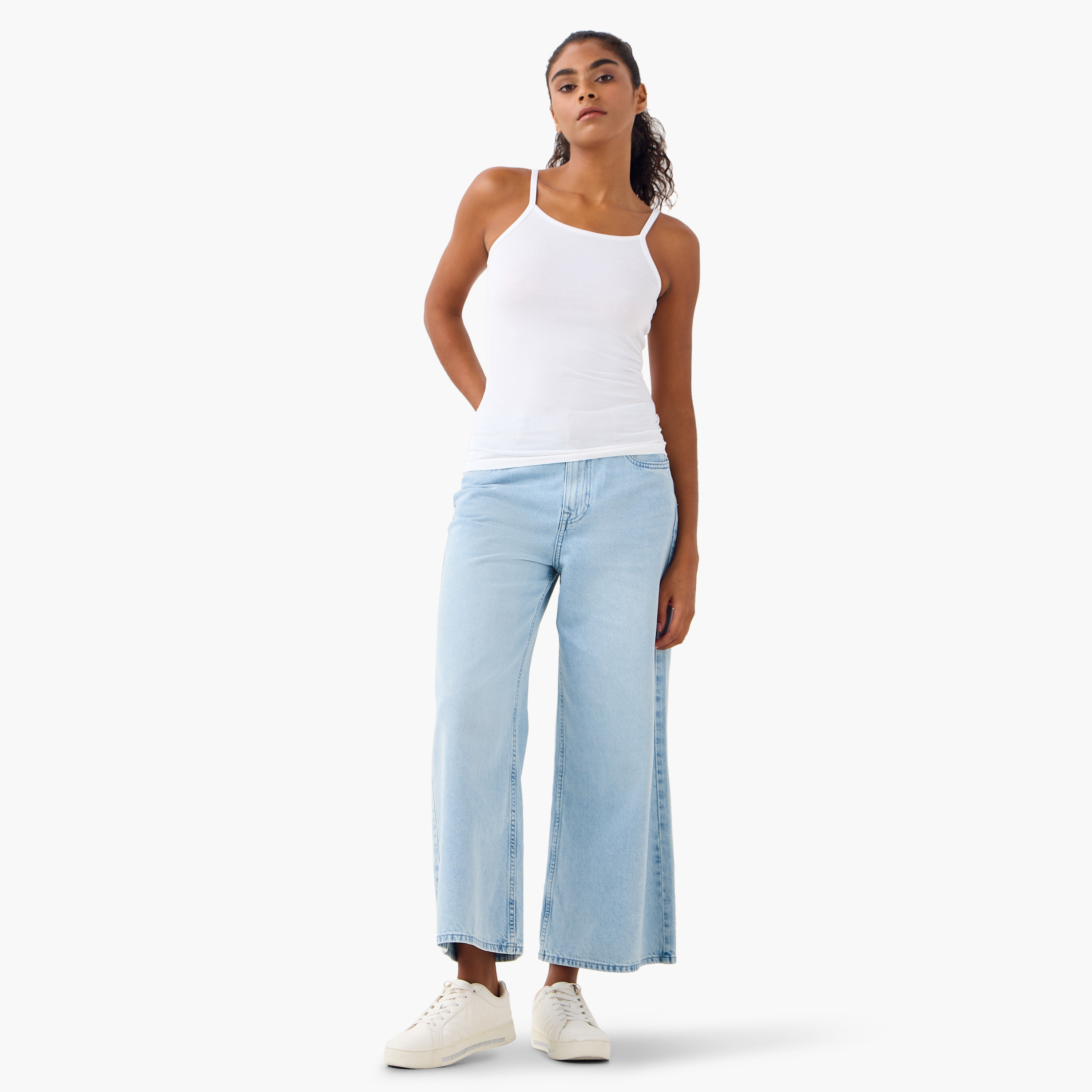 قمصان داخلية بحمالات رفيعة ورقبة واسعة - طقم من 3 قطع-women-clothing-lingerie-camisoles-image-8
