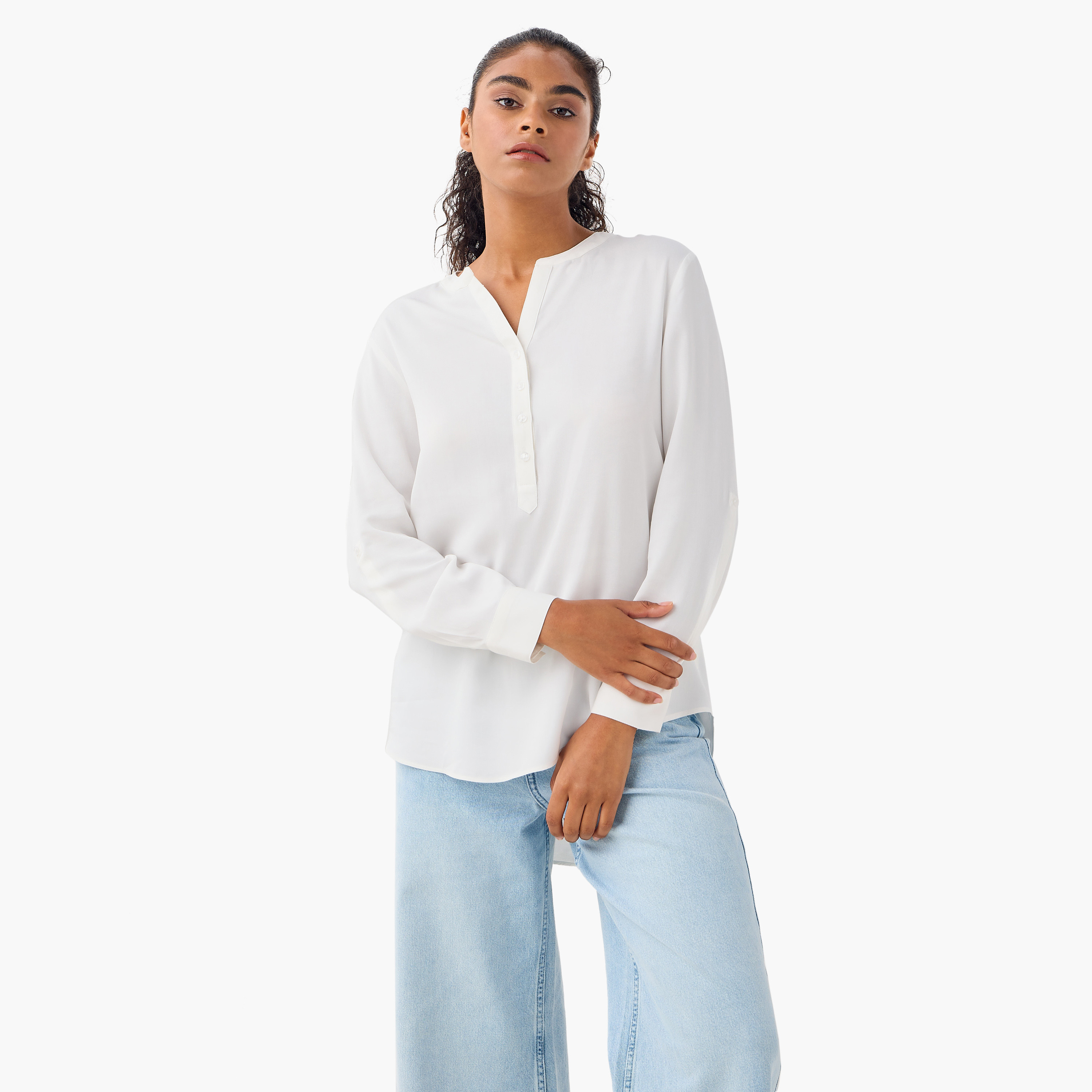 بلوزة بياقة ماندارين وأكمام طويلة وحوّاف غير متساوية من سبلاش بيزيكس - طقم من قطعتين-women-clothing-shirtsandblouses-blouses-image-3