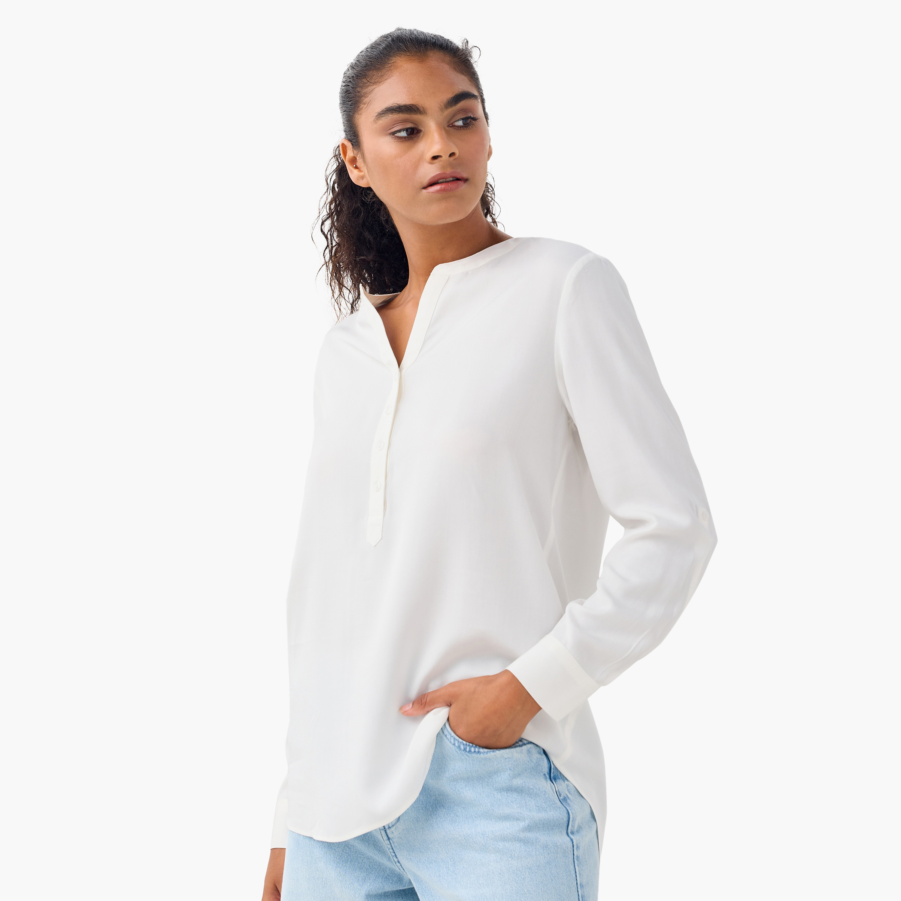 بلوزة بياقة ماندارين وأكمام طويلة وحوّاف غير متساوية من سبلاش بيزيكس - طقم من قطعتين-women-clothing-shirtsandblouses-blouses-image-4