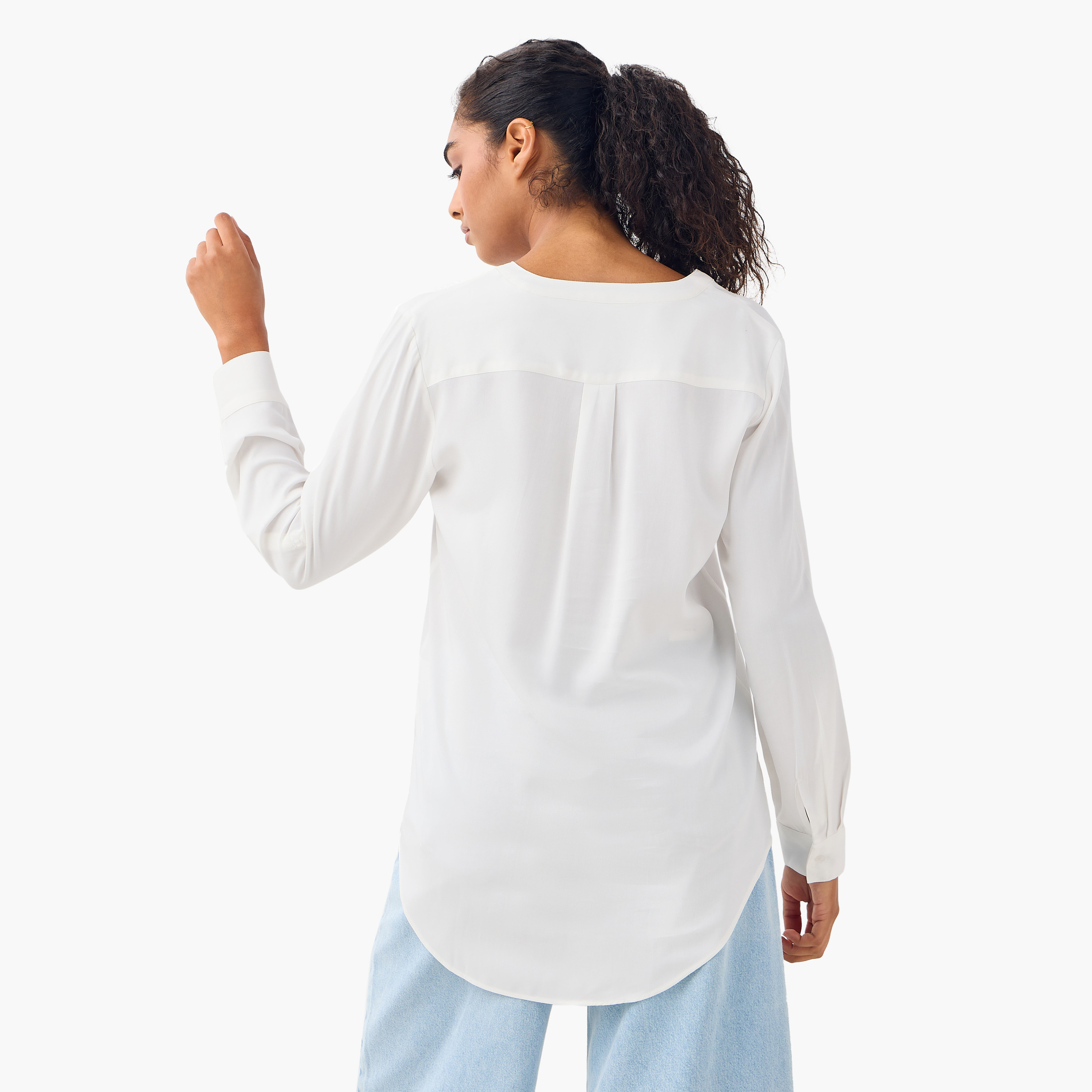بلوزة بياقة ماندارين وأكمام طويلة وحوّاف غير متساوية من سبلاش بيزيكس - طقم من قطعتين-women-clothing-shirtsandblouses-blouses-image-5