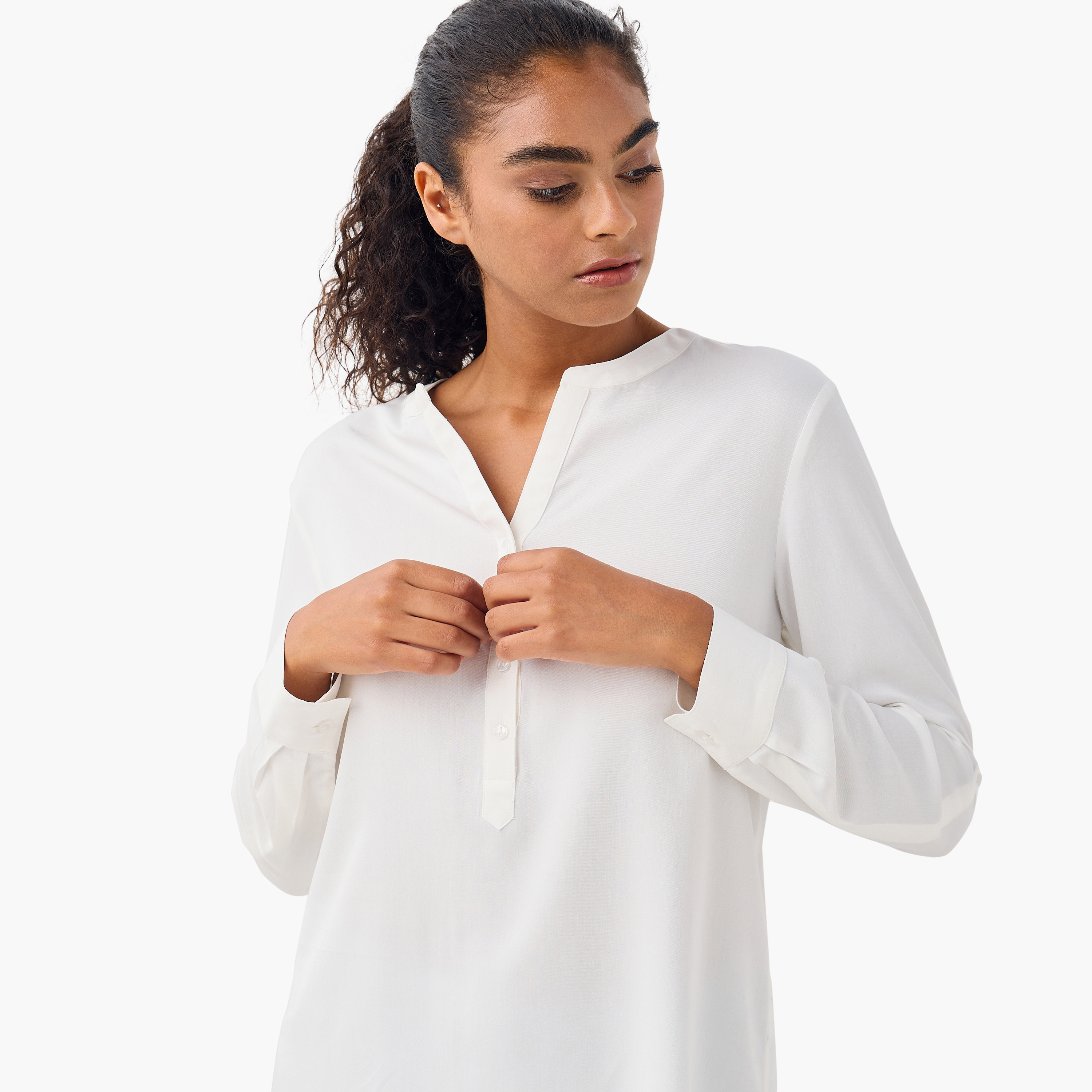 بلوزة بياقة ماندارين وأكمام طويلة وحوّاف غير متساوية من سبلاش بيزيكس - طقم من قطعتين-women-clothing-shirtsandblouses-blouses-image-7