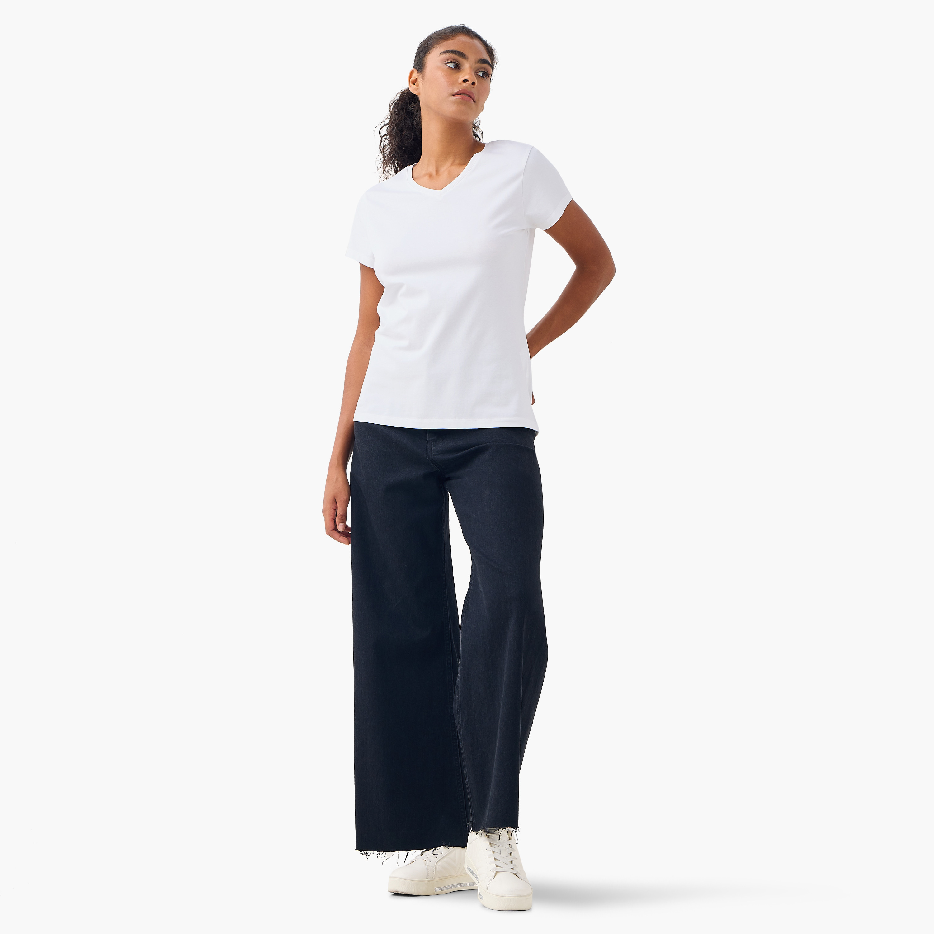 تيشيرت بياقة V وأكمام قصيرة - طقم من 2-women-clothing-tshirts-image-7