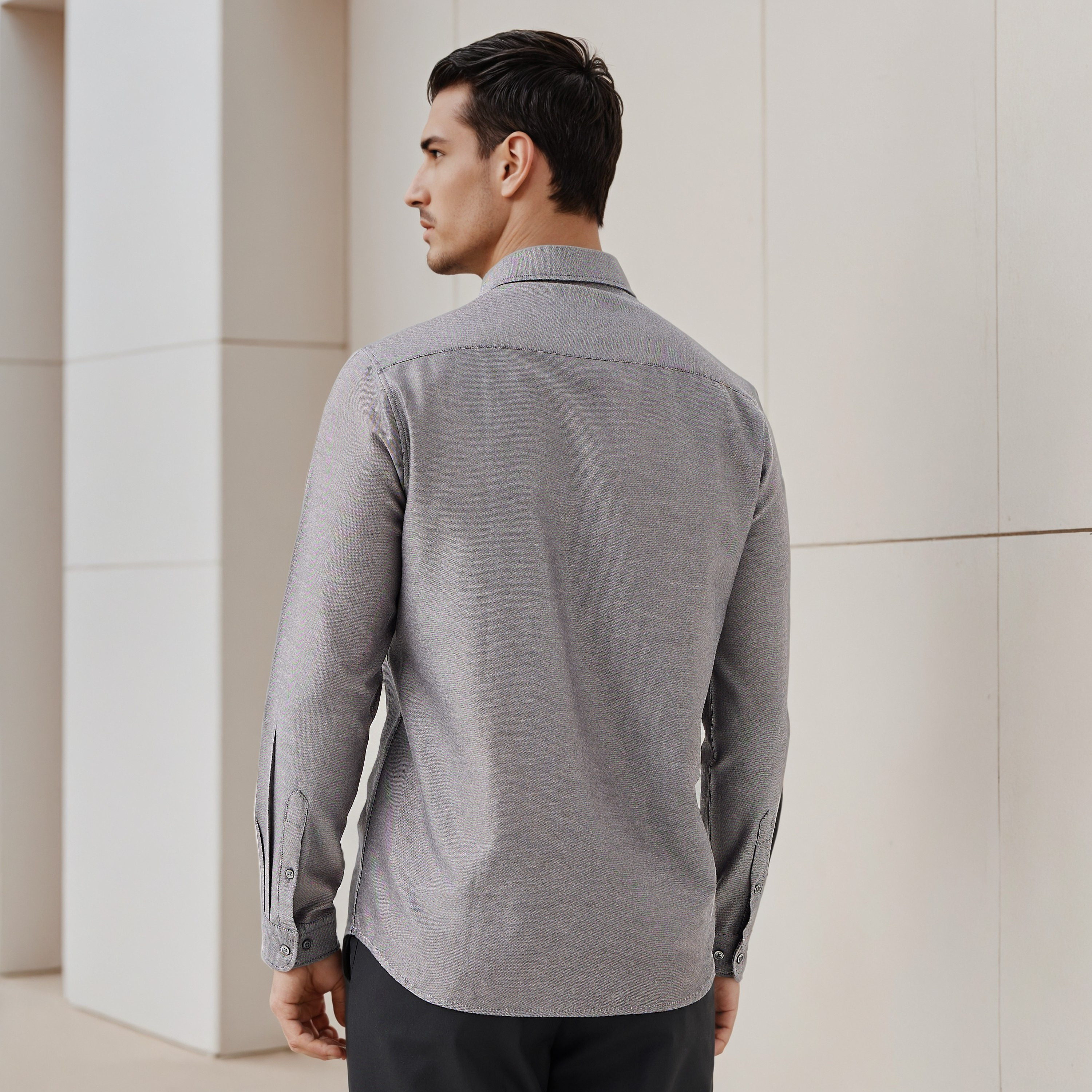 قميص أوكسفورد للرجال بقصة عادية وياقة بأزرار وجيب وأكمام طويلة-men-clothing-shirts-image-3
