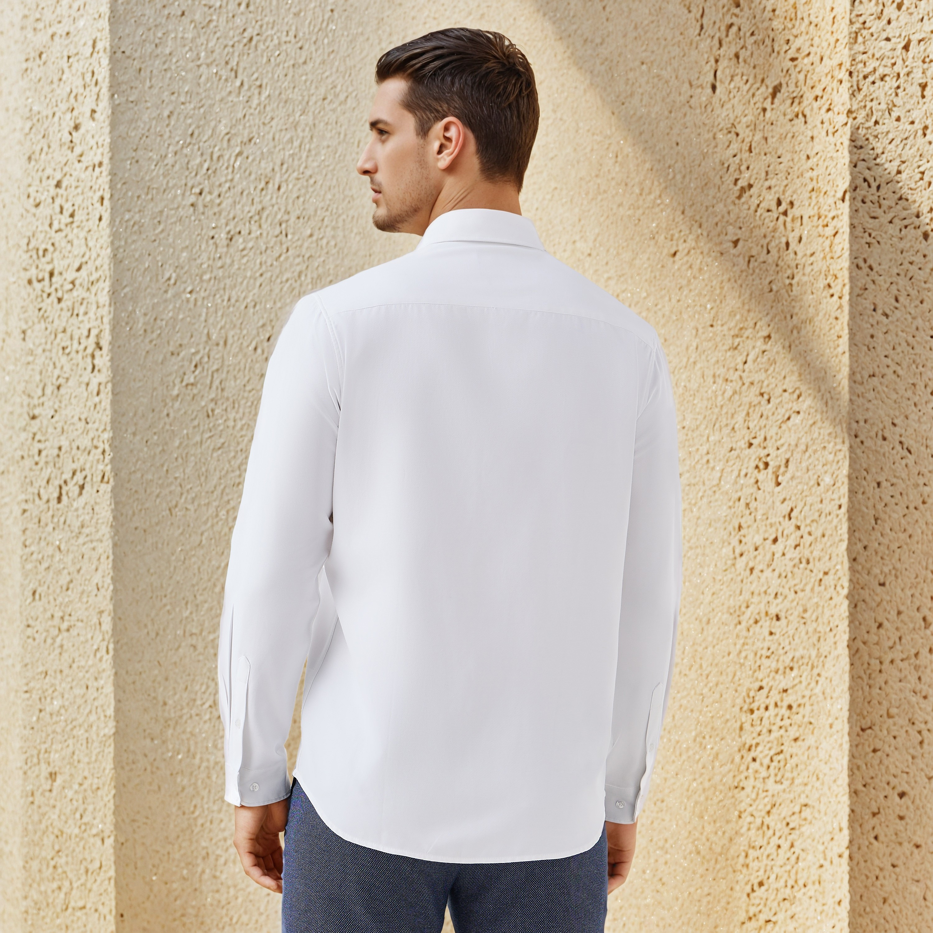 قميص أوكسفورد للرجال بقصة عادية وياقة بأزرار وجيب وأكمام طويلة-men-clothing-shirts-image-3