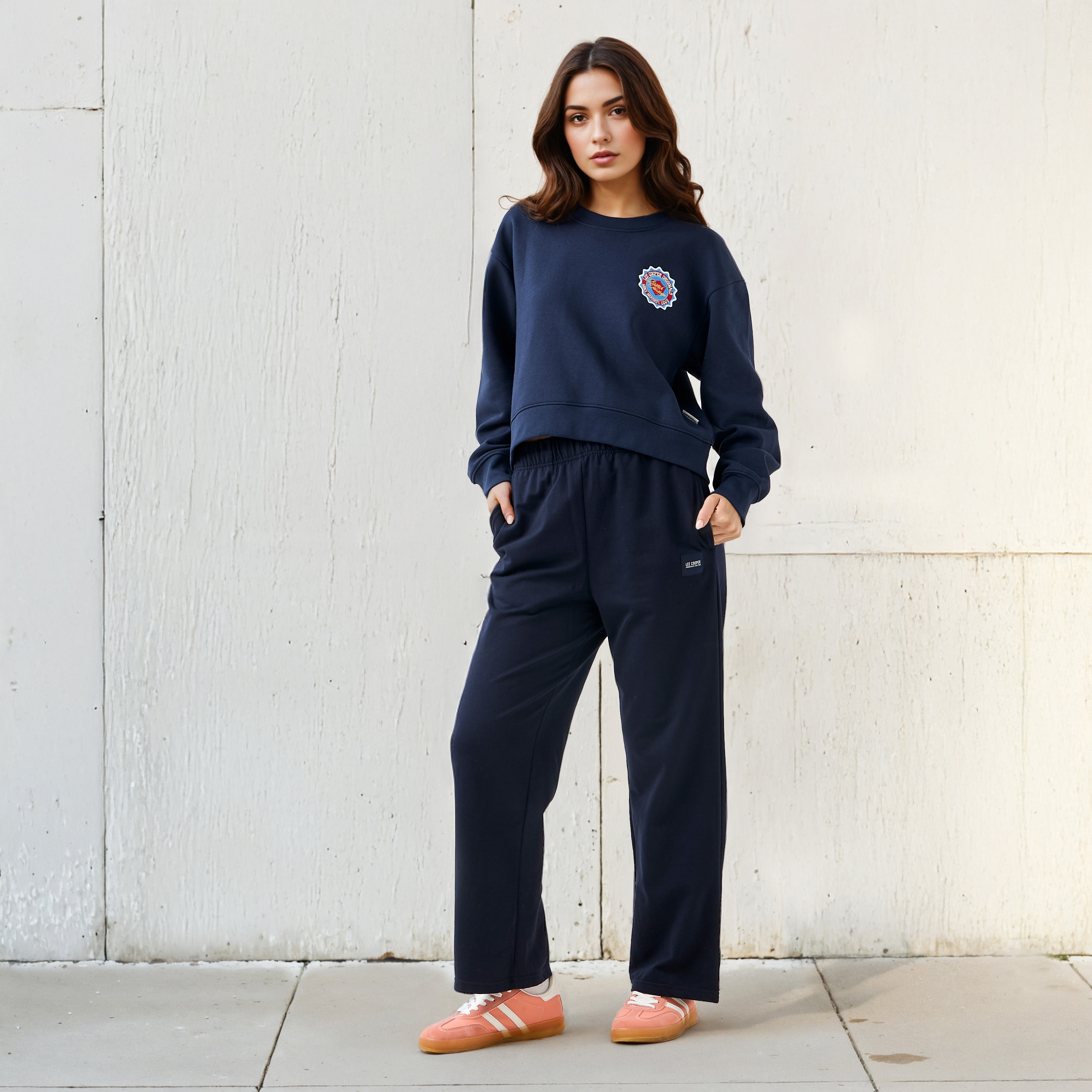 بنطلون رياضي بقصة مريحة وجيوب للنساء من لي كوبر-women-clothing-bottoms-joggers-image-3