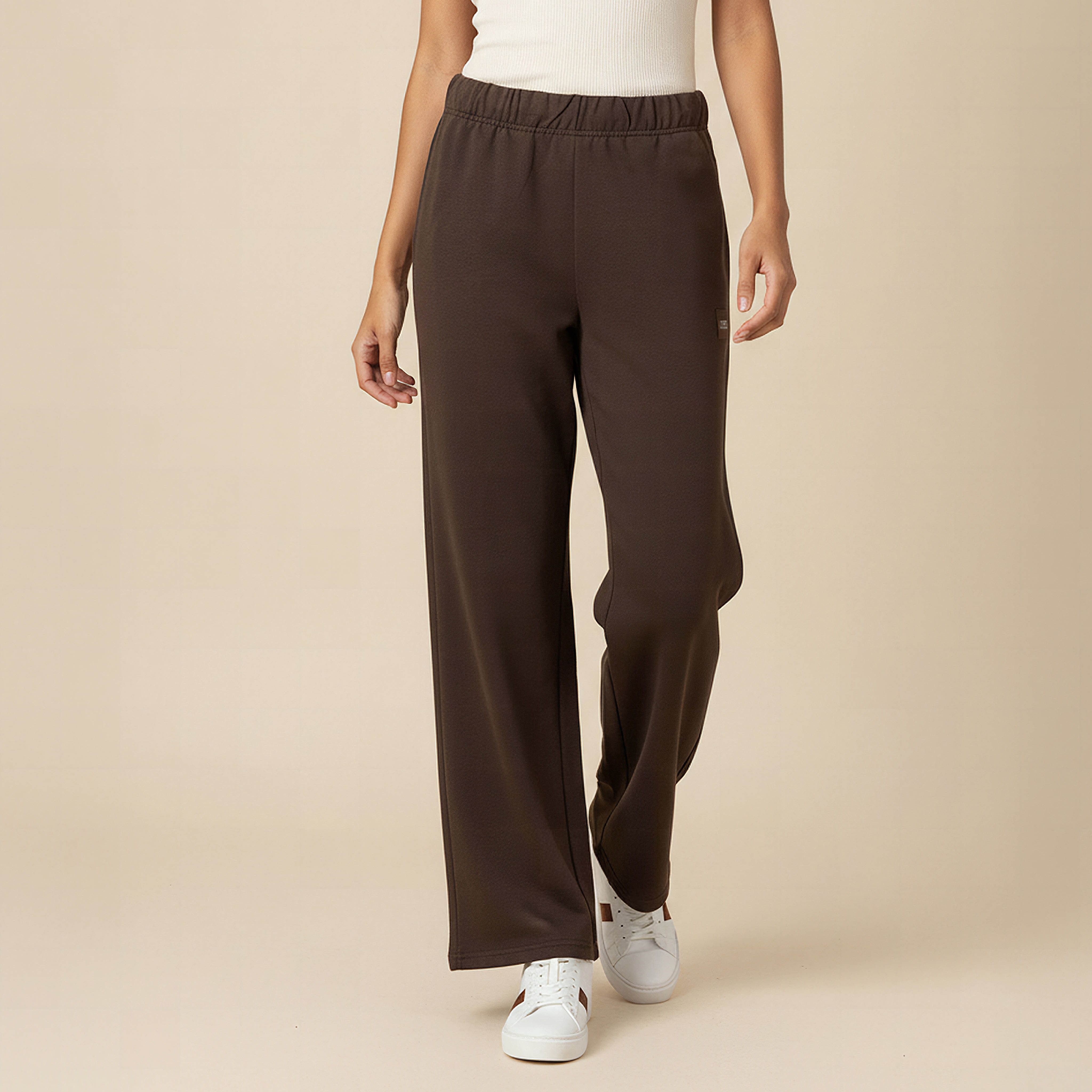 بنطلون رياضي بقصة مريحة وجيوب للنساء من لي كوبر-women-clothing-bottoms-joggers-image-1
