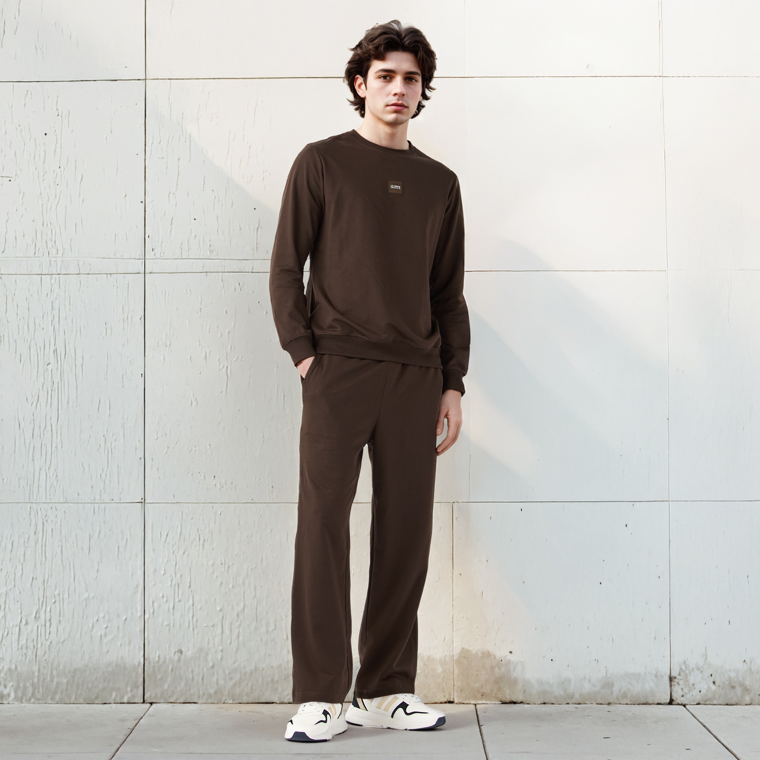 بنطلون رياضي بقصة مريحة من لي كوبر-men-clothing-bottoms-joggers-image-2