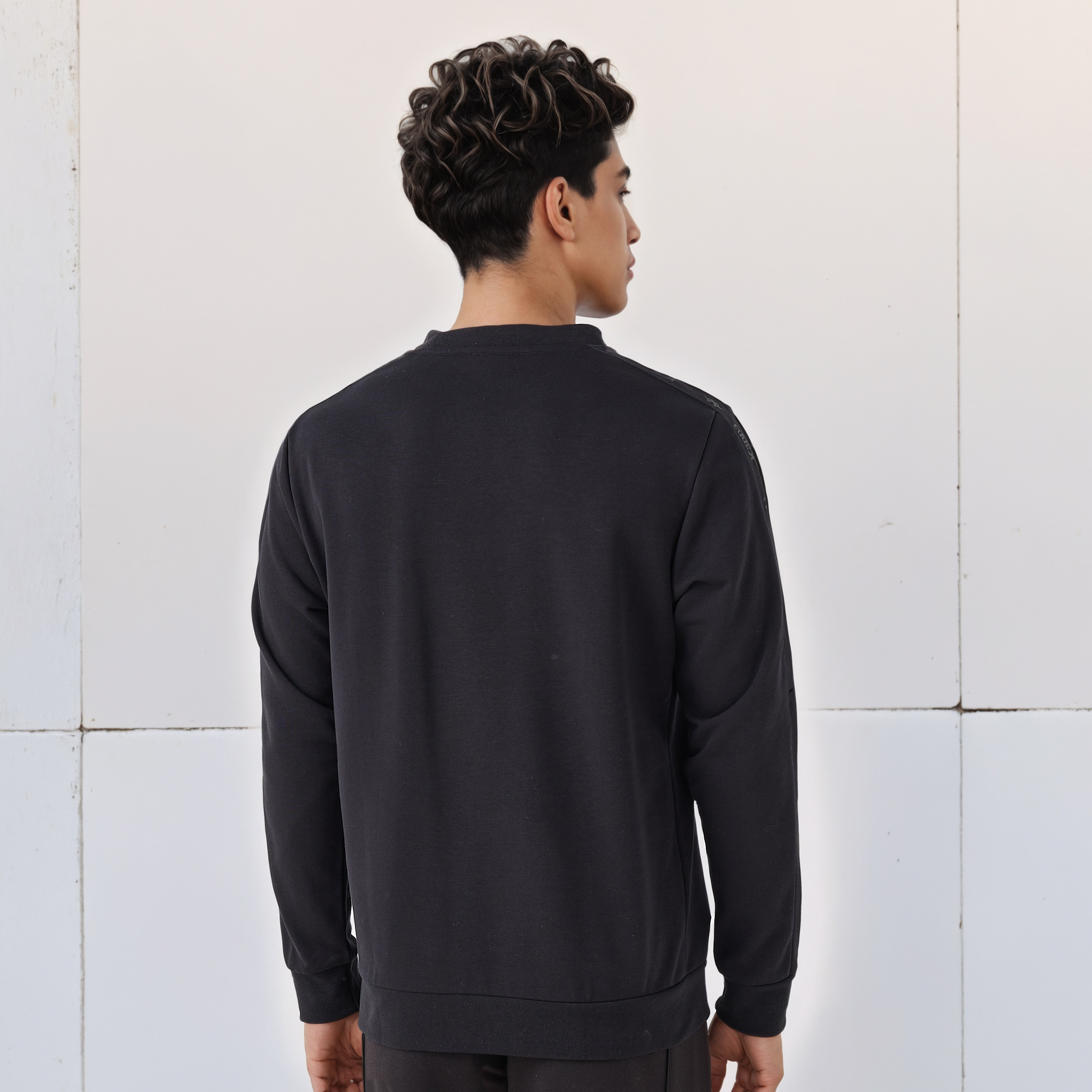 Kappa Men Regular Fit Logo Embossed Sweatshirt-men-winterwear-hoodiesandsweatshirts-image-3