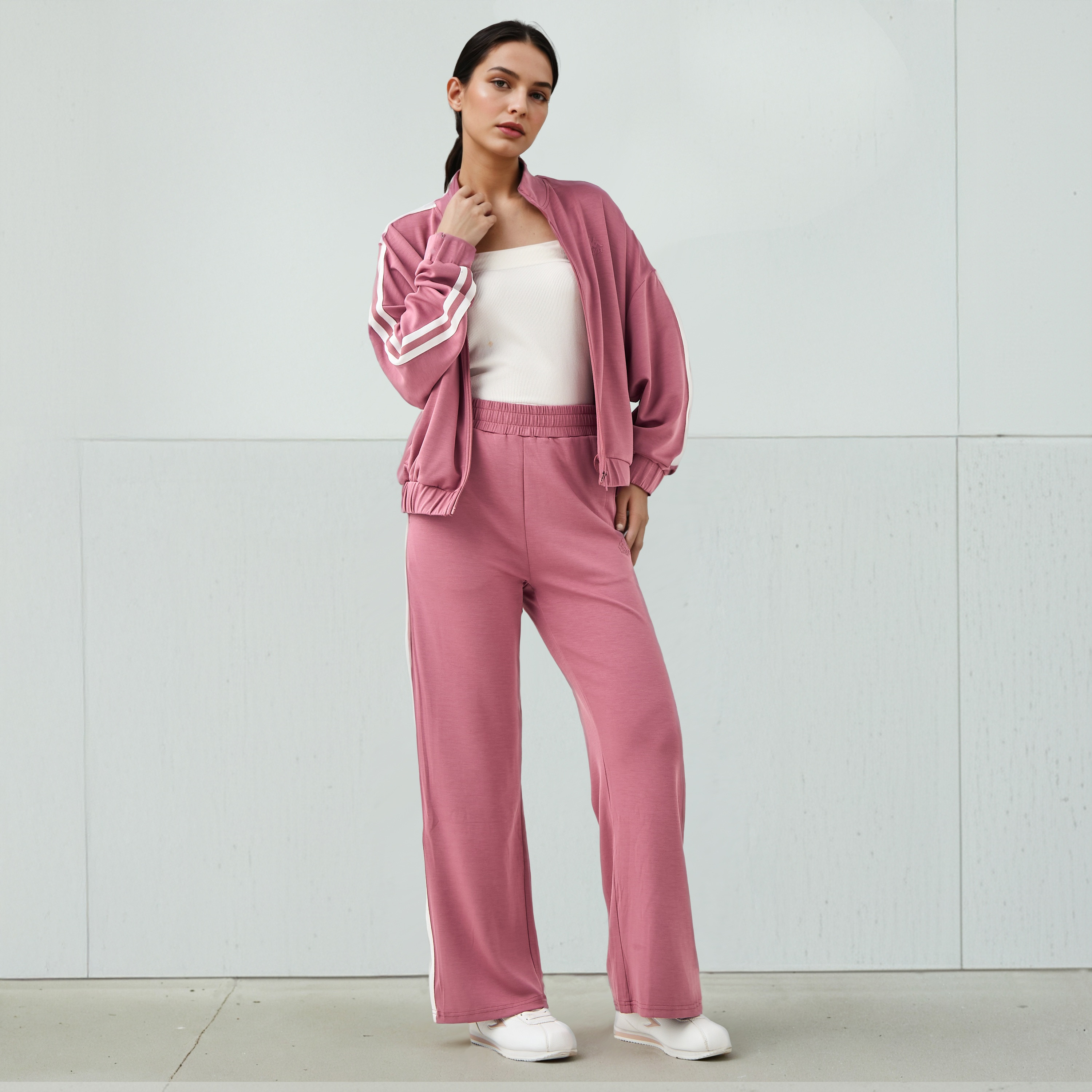 سويت شيرت بسحاب إغلاق وملمس ناعم للنساء من كابا-women-clothing-sportswearandactivewear-coatsandjackets-jackets-image-5
