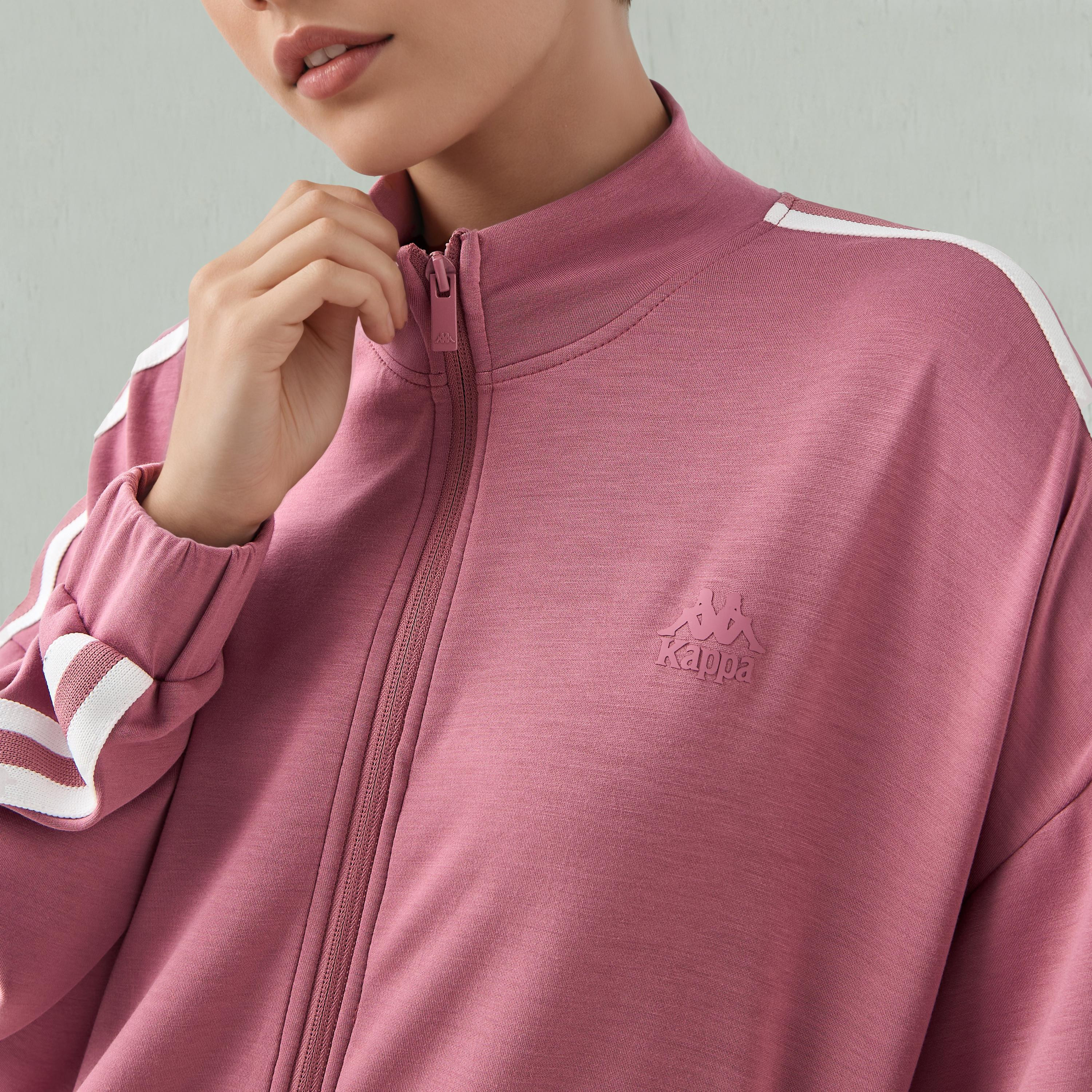 سويت شيرت بسحاب إغلاق وملمس ناعم للنساء من كابا-women-clothing-sportswearandactivewear-coatsandjackets-jackets-image-2