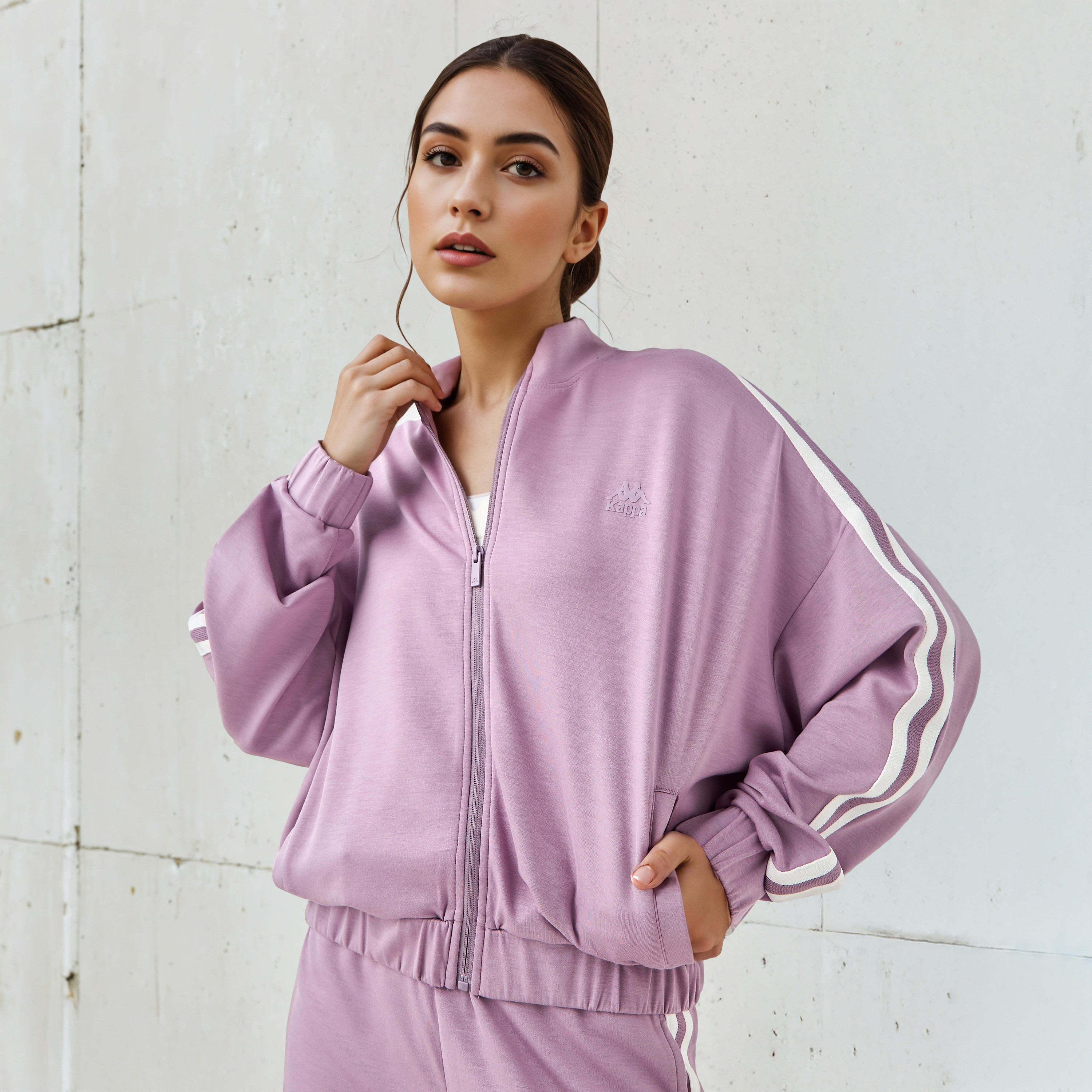 سويت شيرت بسحاب إغلاق وملمس ناعم للنساء من كابا-women-clothing-sportswearandactivewear-coatsandjackets-jackets-image-5