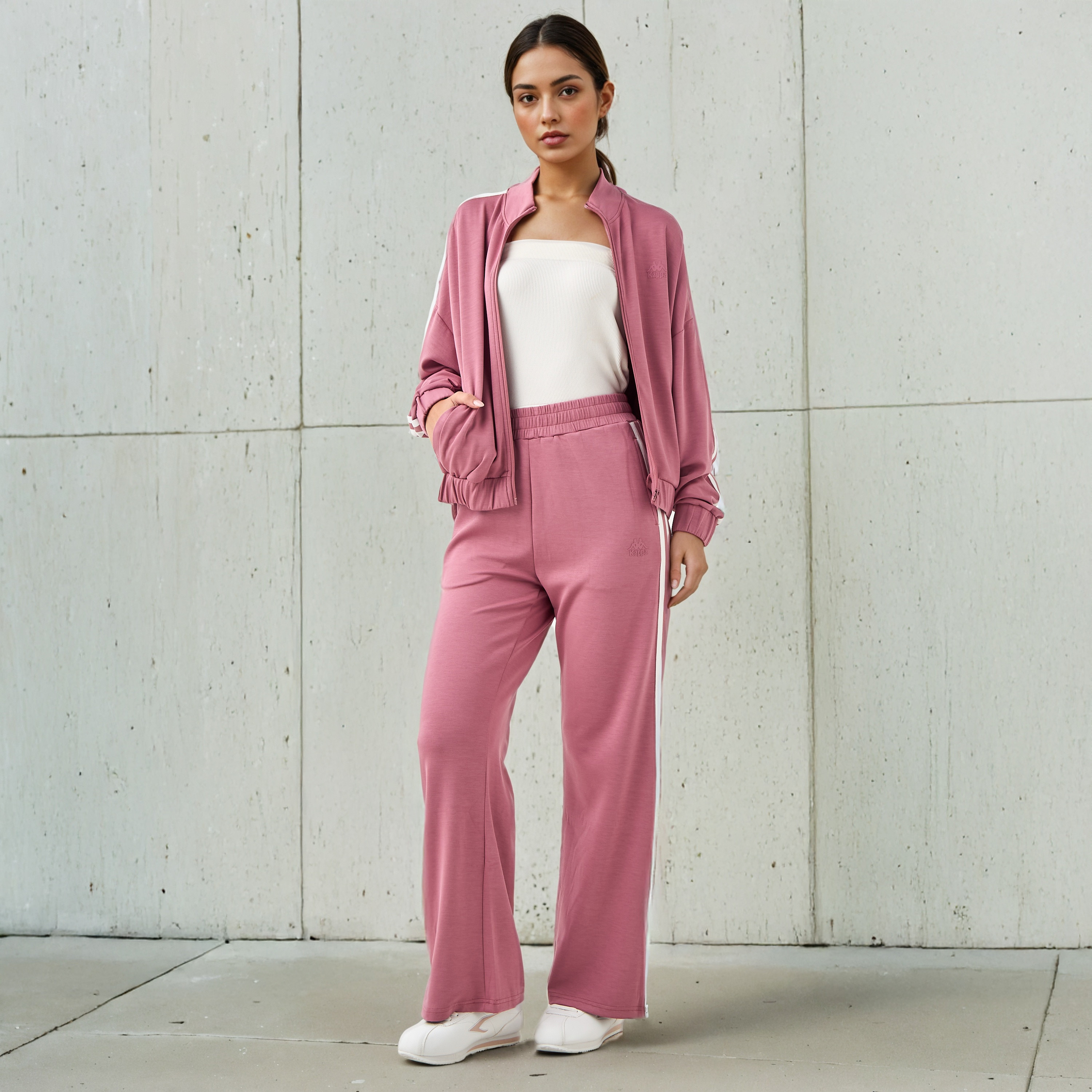 بنطلون رياضي ناعم الملمس بجيوب وشريط بلون مغاير للنساء من كابا-women-clothing-bottoms-joggers-image-2