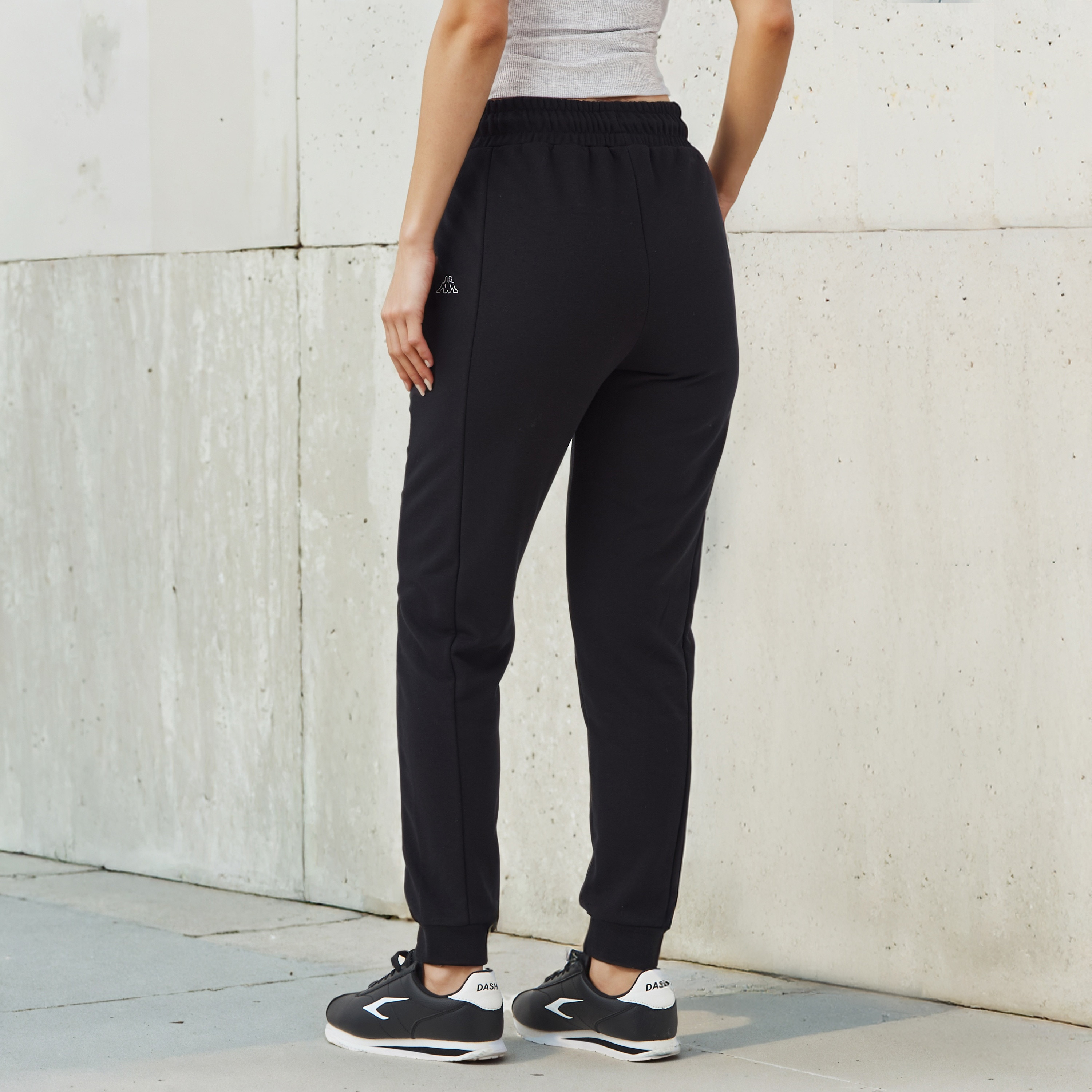 بنطلون رياضي بقصّة عادية وخصر مطاطي وجيوب للنساء من كابا-women-clothing-bottoms-joggers-image-3