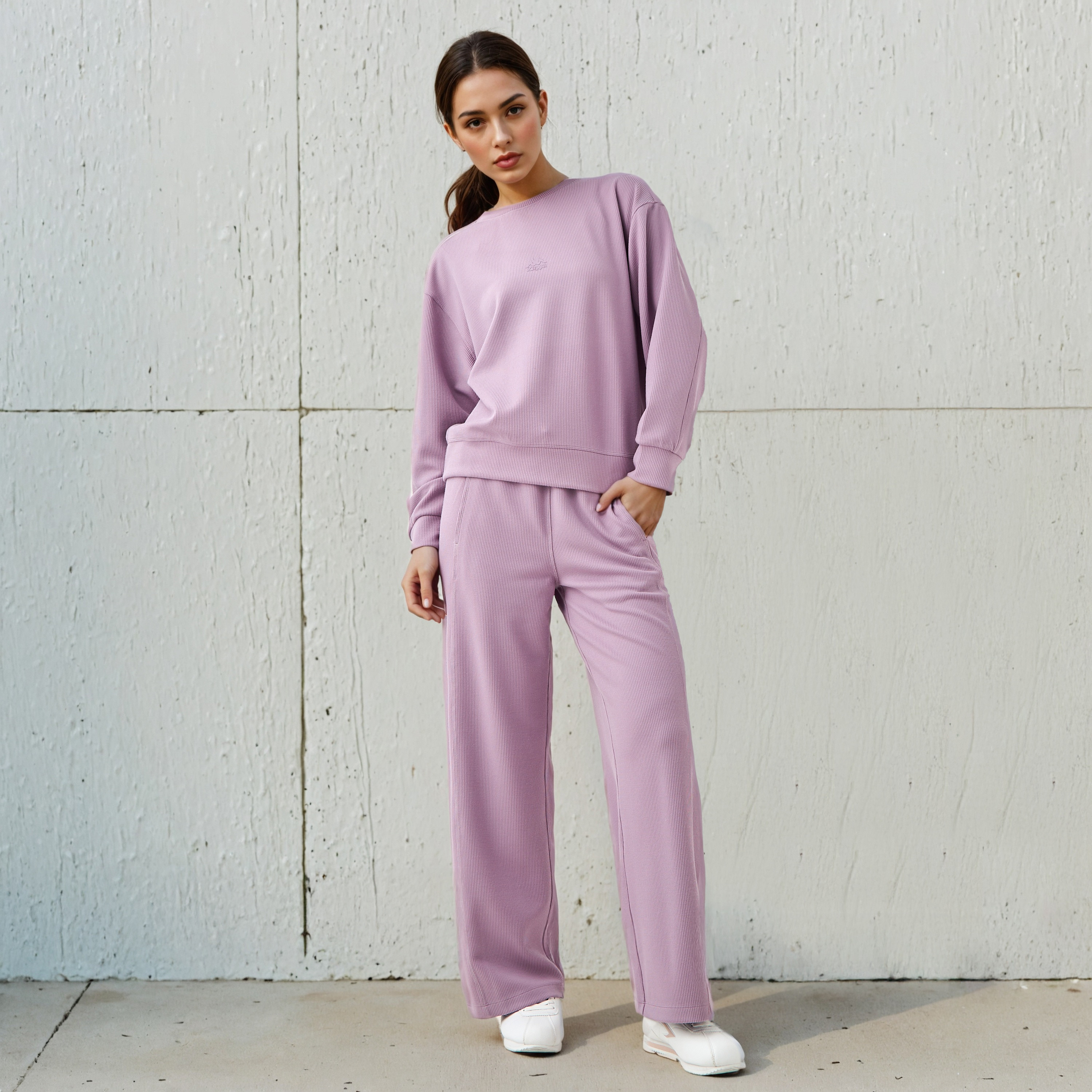 بنطلون رياضي بقصّة مريحة وخصر مطاطي وجيوب للنساء من كابا-women-clothing-bottoms-joggers-image-2