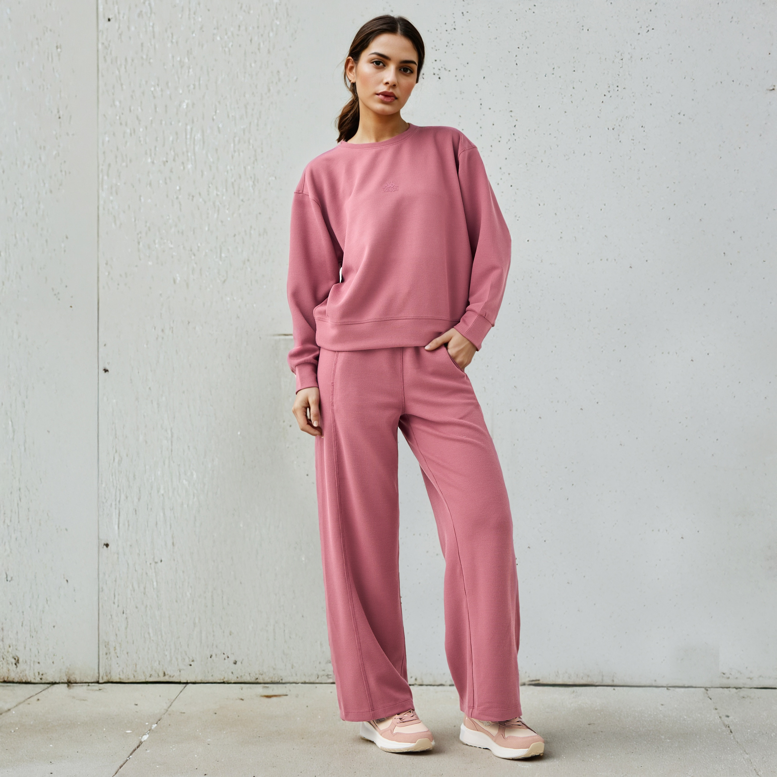 بنطلون رياضي بقصّة مريحة وخصر مطاطي وجيوب للنساء من كابا-women-clothing-bottoms-joggers-image-2