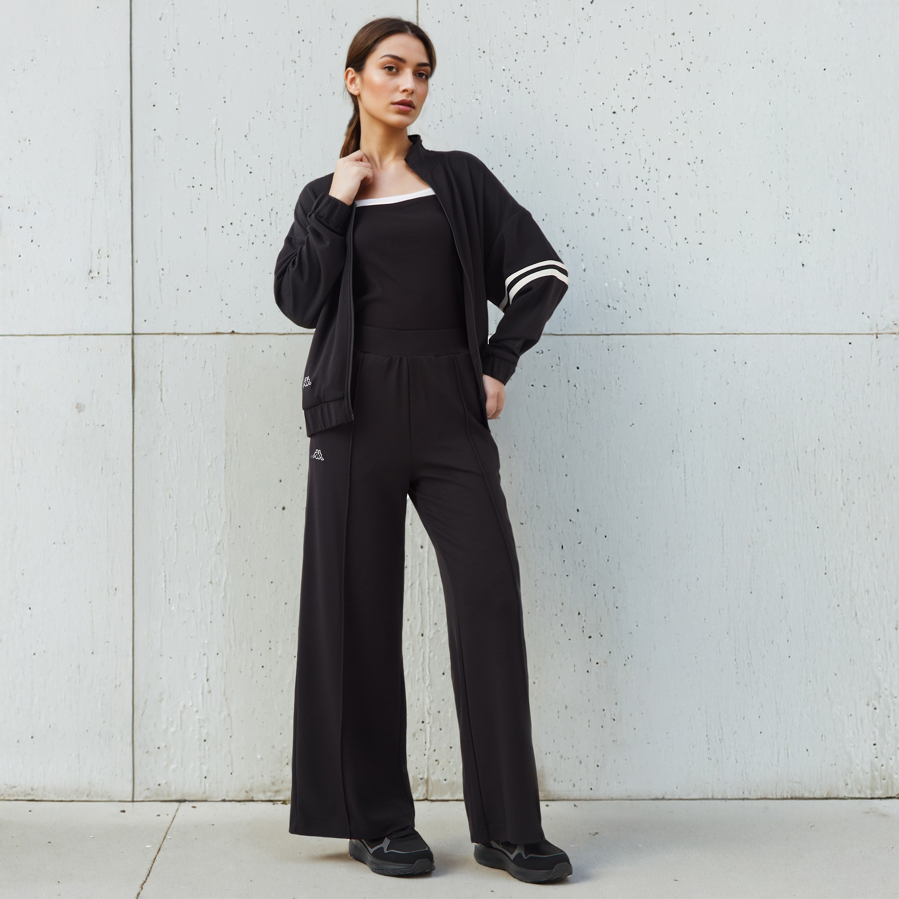 بنطال رياضي نسائي من كابا بقصة مريحة وملمس ناعم مع جيوب-women-clothing-bottoms-trousers-image-2