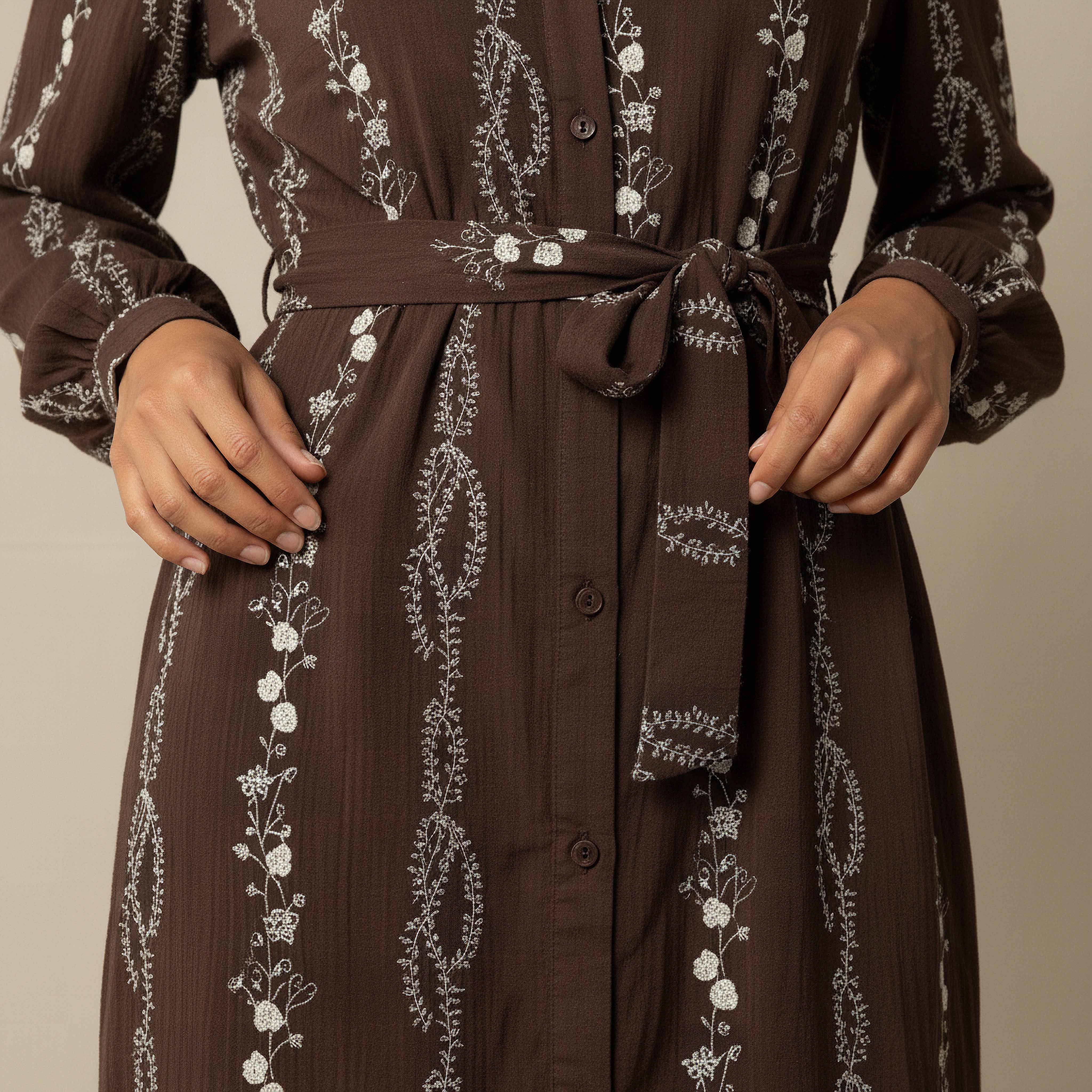 فستان قميص طول الركبة بحزام وتطريزات زهرية-women-clothing-dresses-image-9