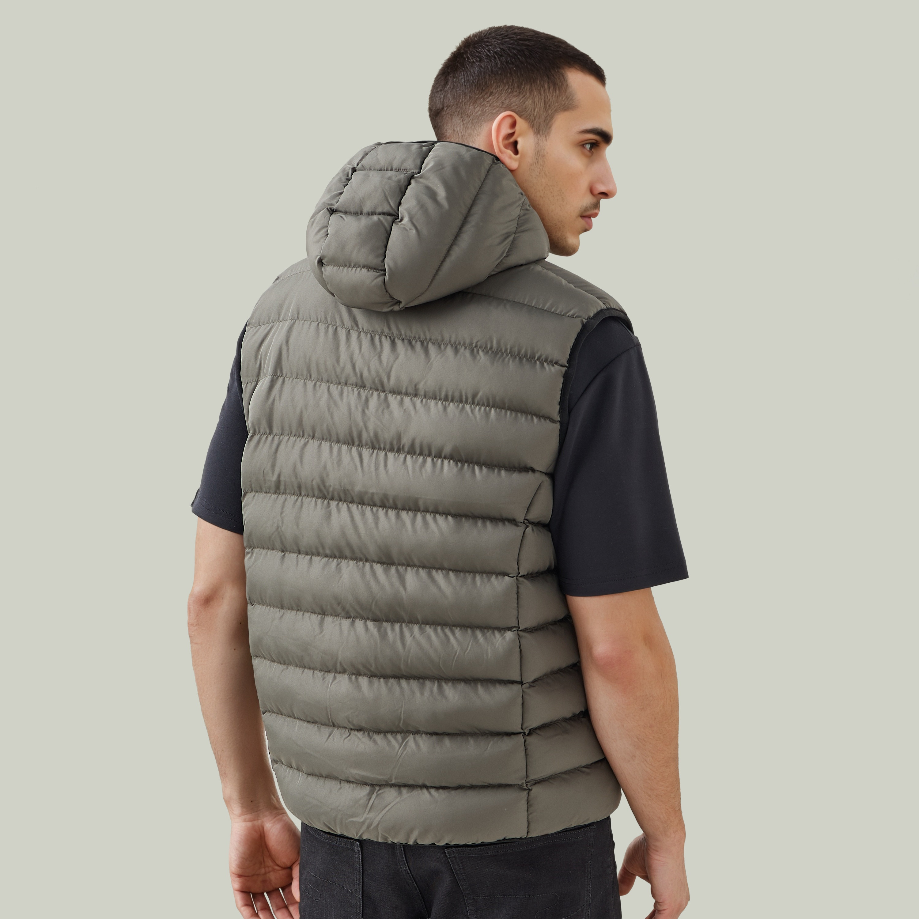 جاكيت جيليه مبطن خفيف الوزن بقبعة وجيوب-men-clothing-jacketsandblazers-coats-image-5