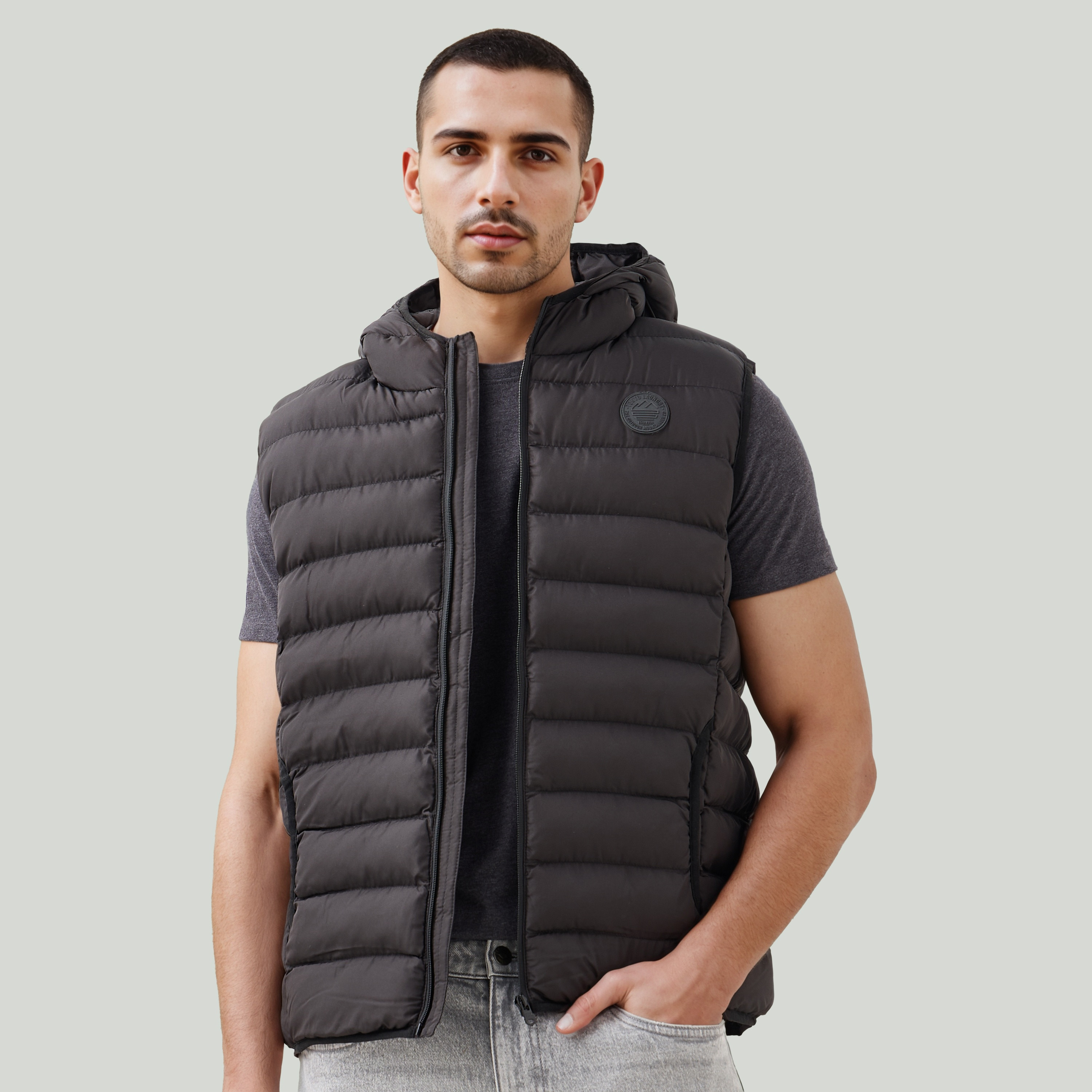 جاكيت جيليه مبطن خفيف الوزن بقبعة وجيوب-men-clothing-jacketsandblazers-coats-image-2