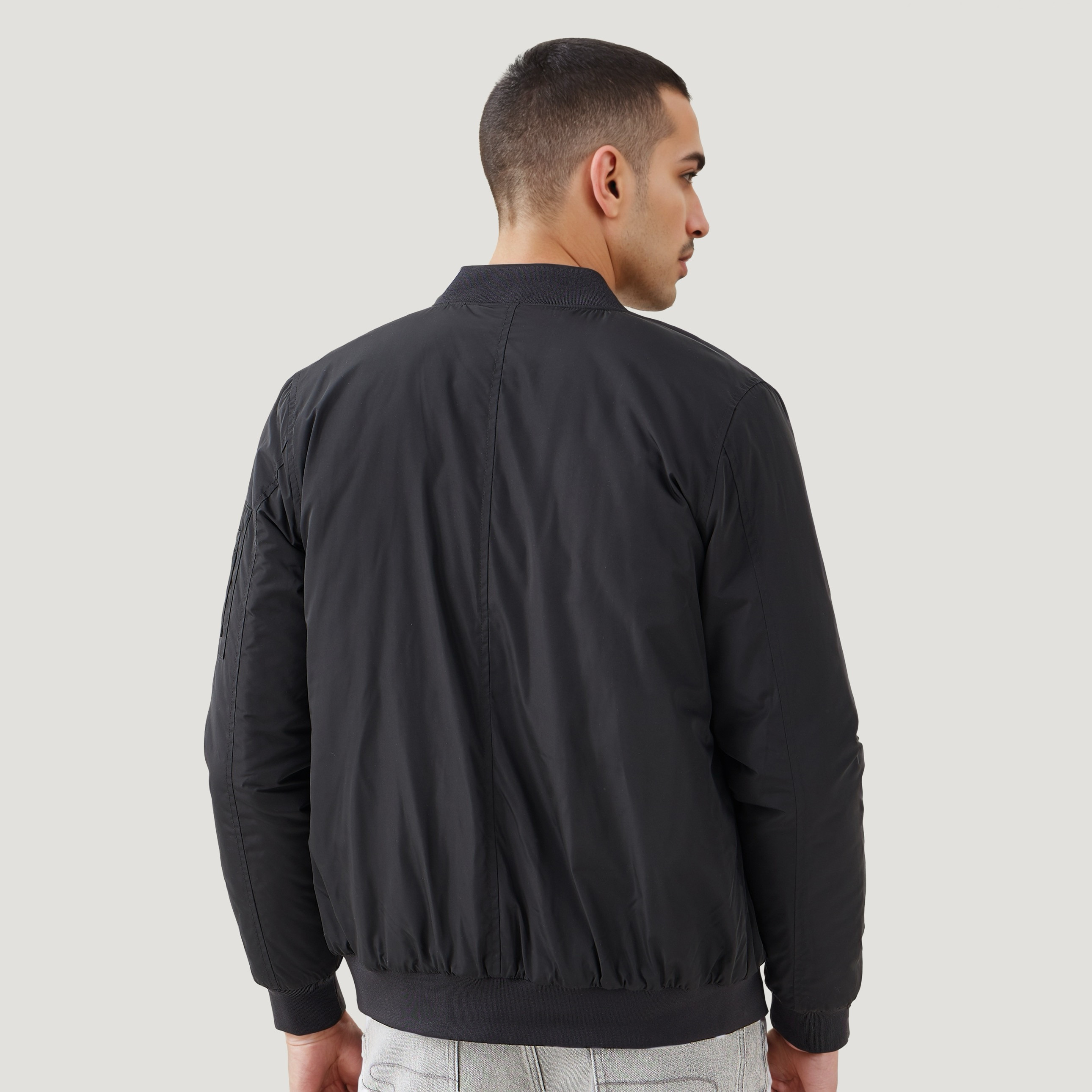 جاكيت بايكر خفيف الوزن بجيوب بسحاب-men-clothing-jacketsandblazers-jackets-image-15