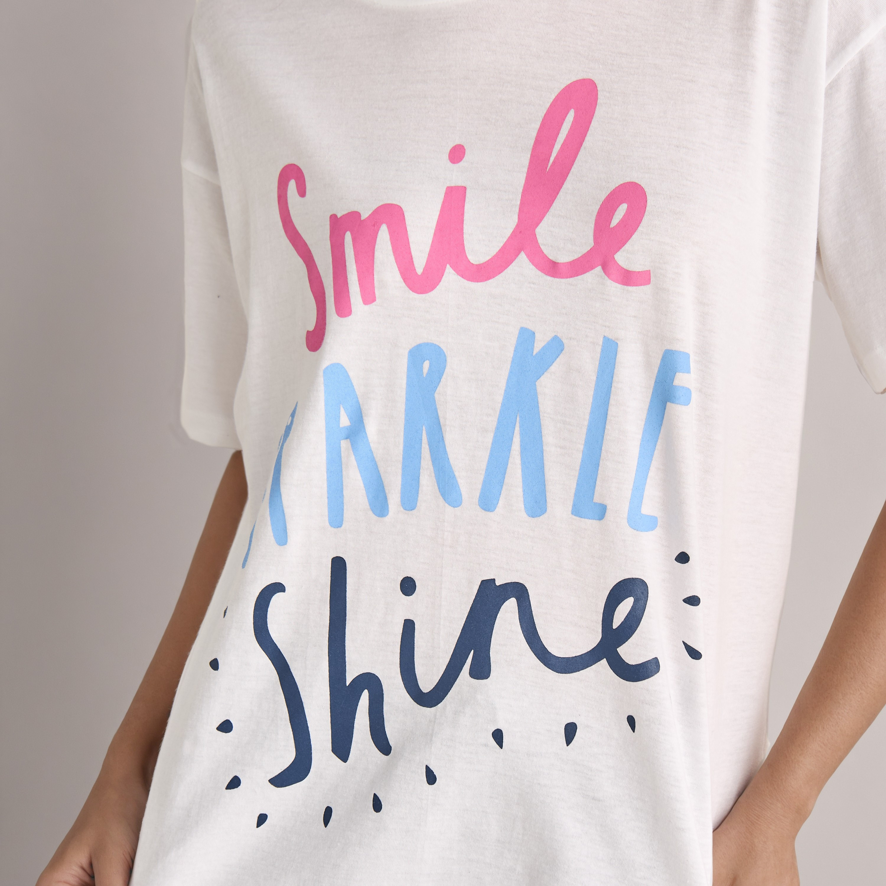 طقم بيجاما تيشيرت وشورت قطن-women-clothing-nightwear-pyjamas-shortsets-image-2